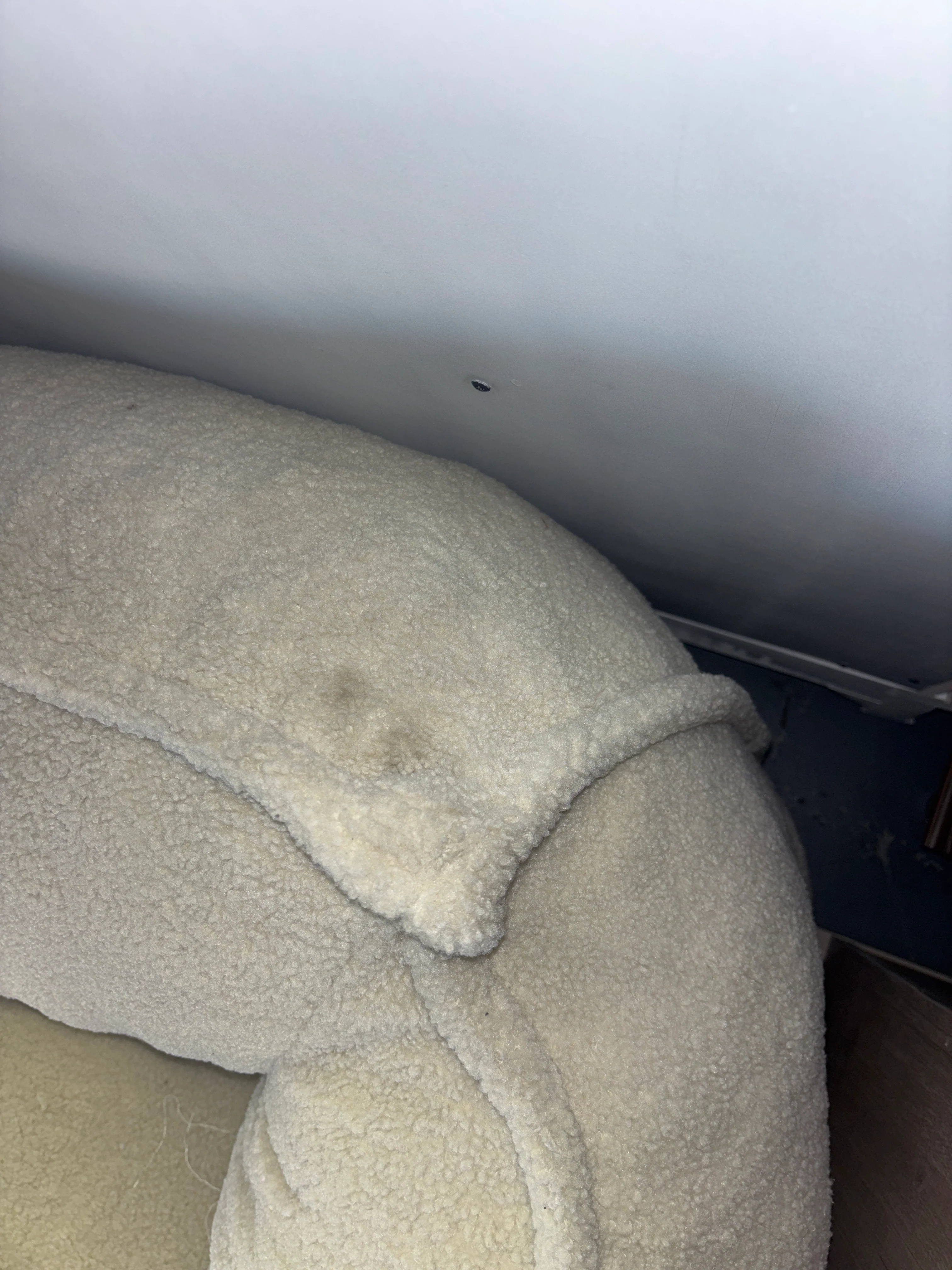 (1 PC) COOLMORE Bean Bag Chair - Cream SHOWROOM ITEM - Image 5