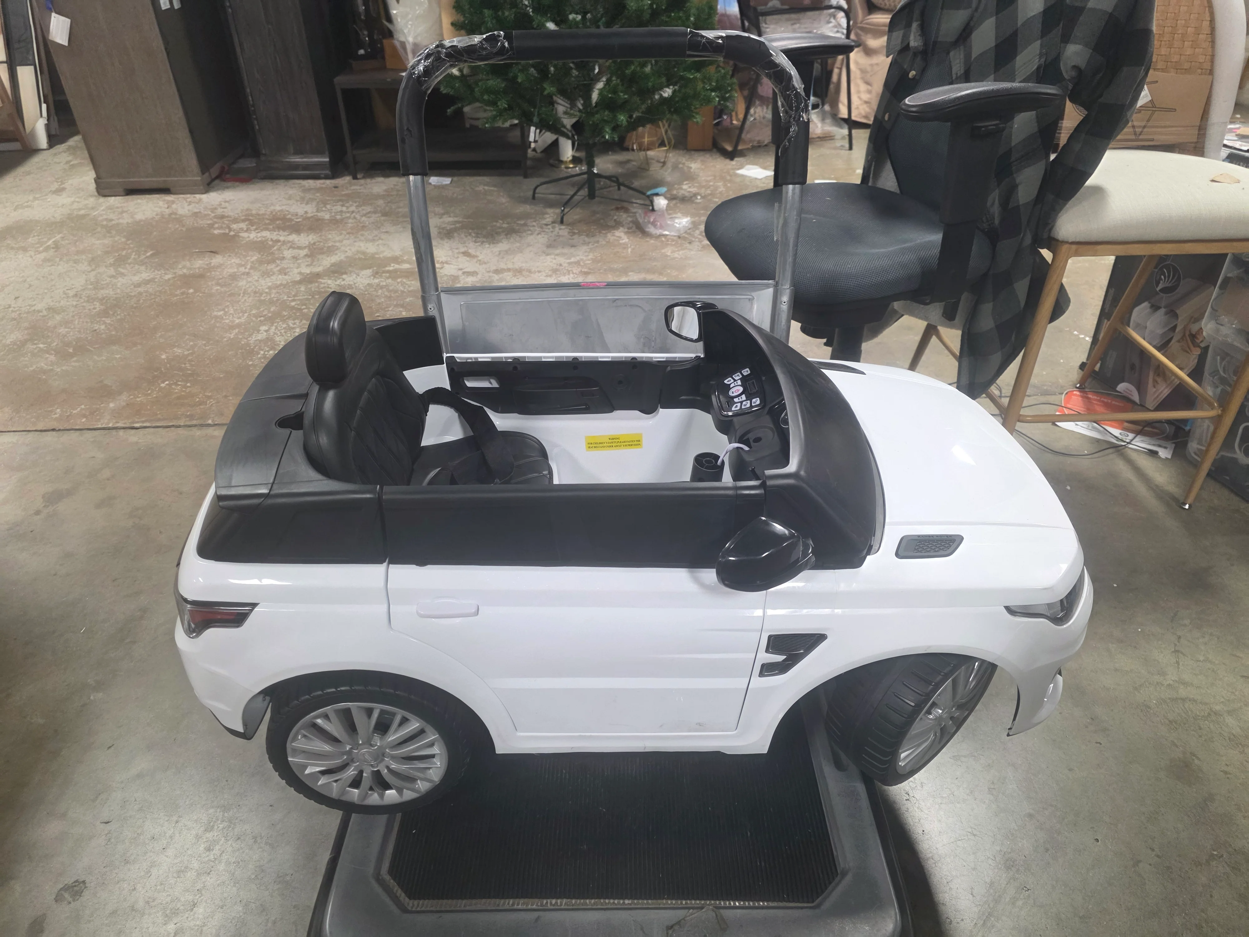 12V Range Rover Powered Ride-On - White - Image 9