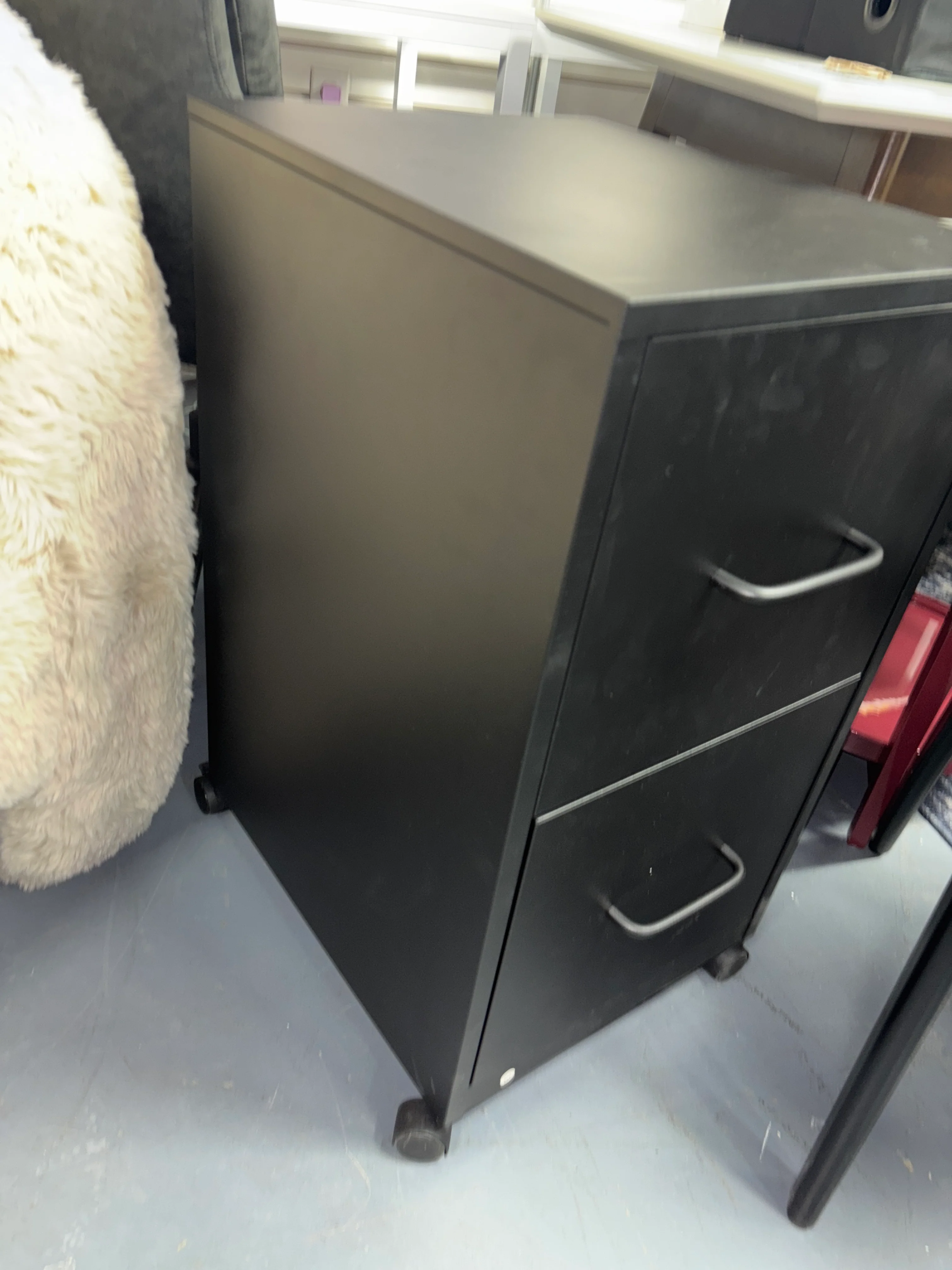 2 Drawer Rolling File Cabinet with Lock SHOWROOM ITEM - Image 5