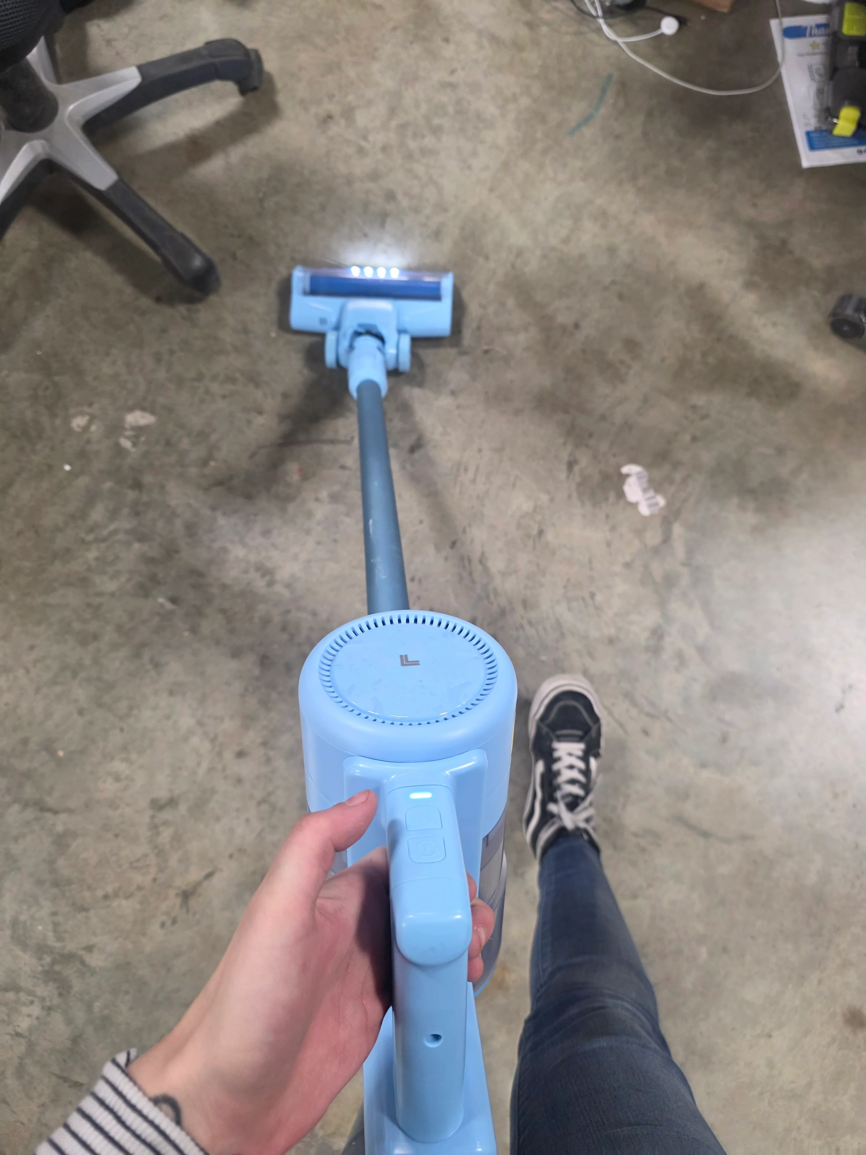 2-in-1 Brushed Motor Cordless Stick and Handheld Vacuum - Image 7