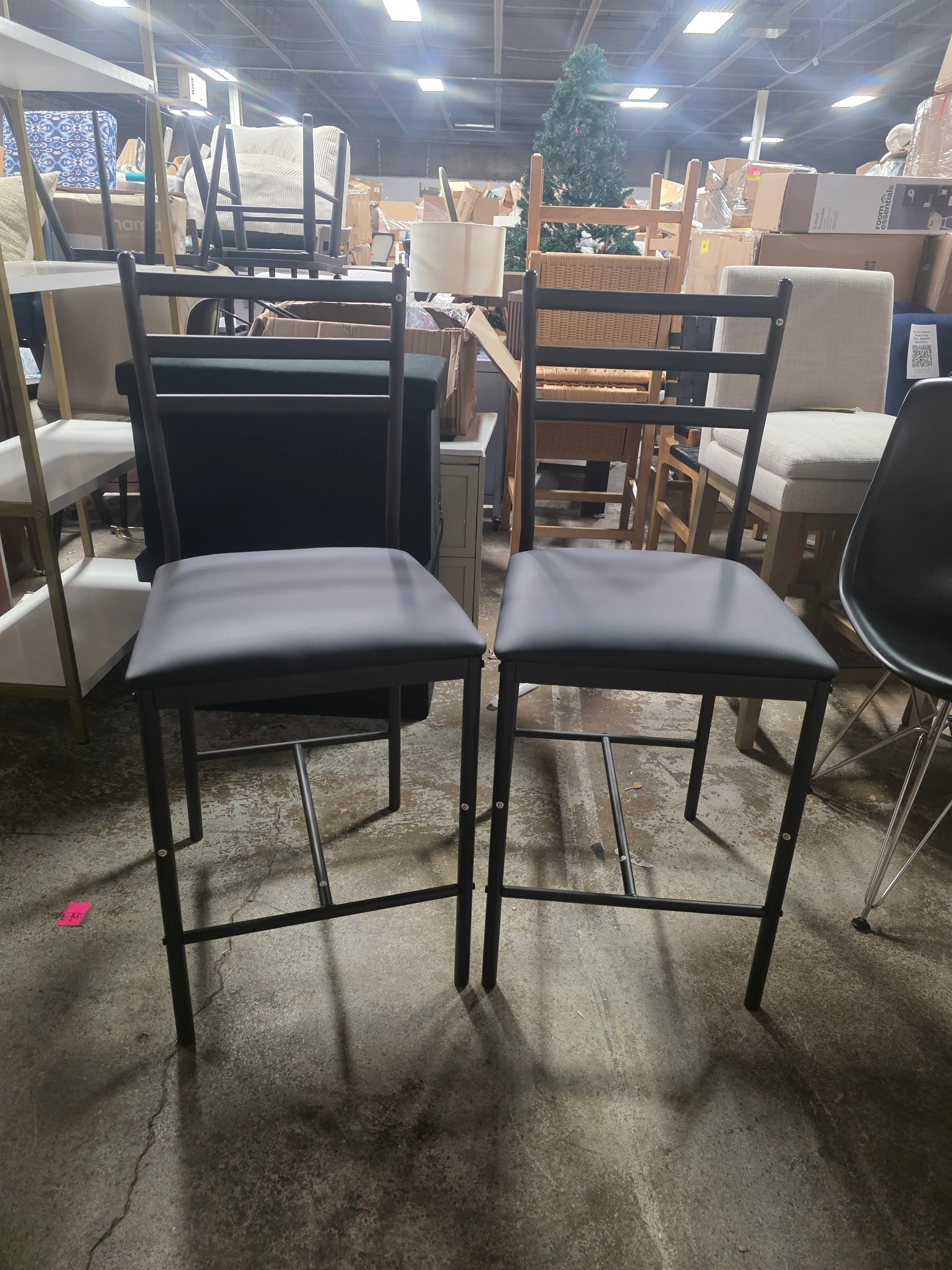 2 Pack Counter Height Bar Stools - Black - SHOWROOM ITEM - Image 2