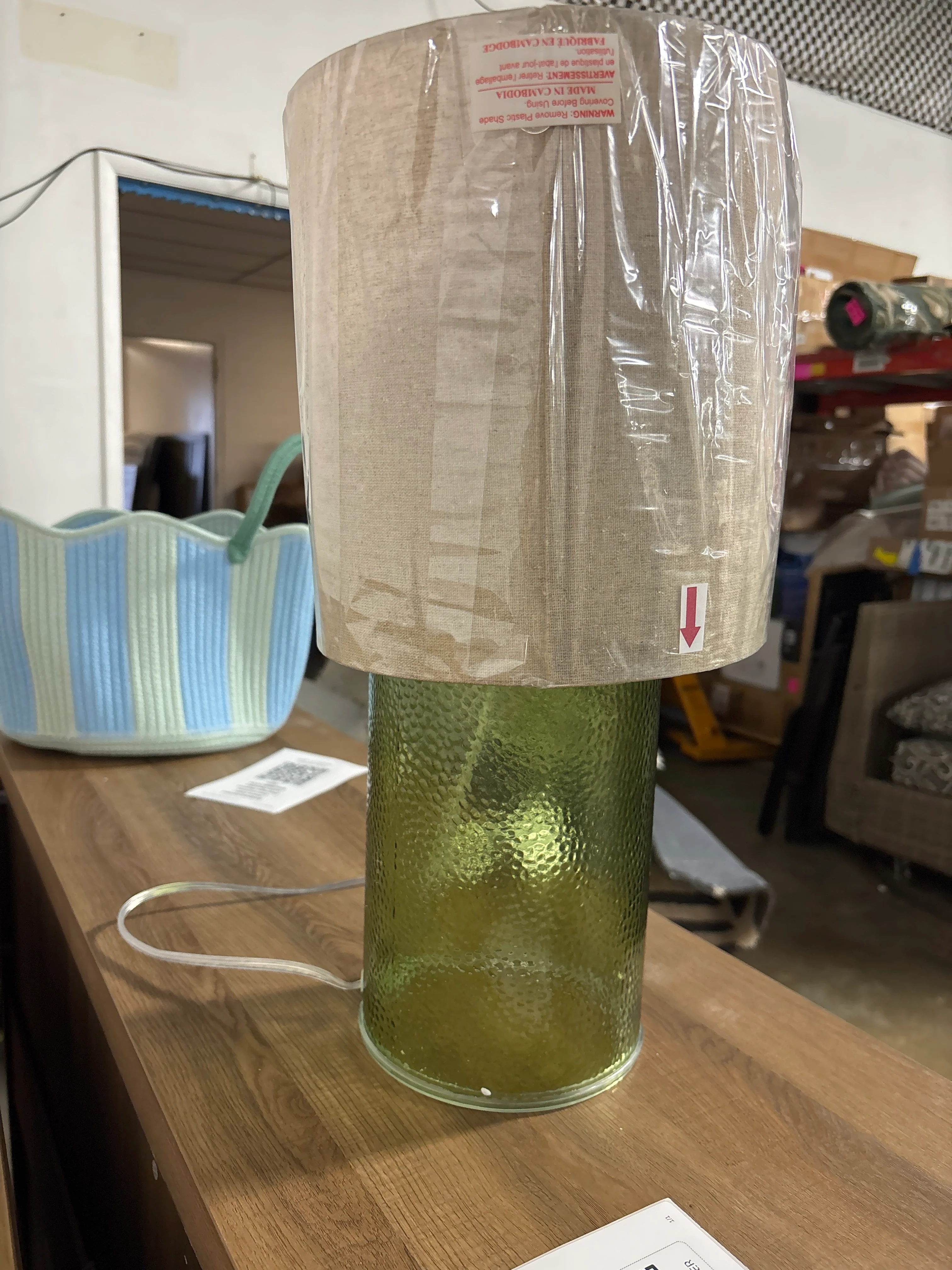 21.5" Seeded Green Bethezel Glass Table Lamp SHOWROOM ITEM - Image 3