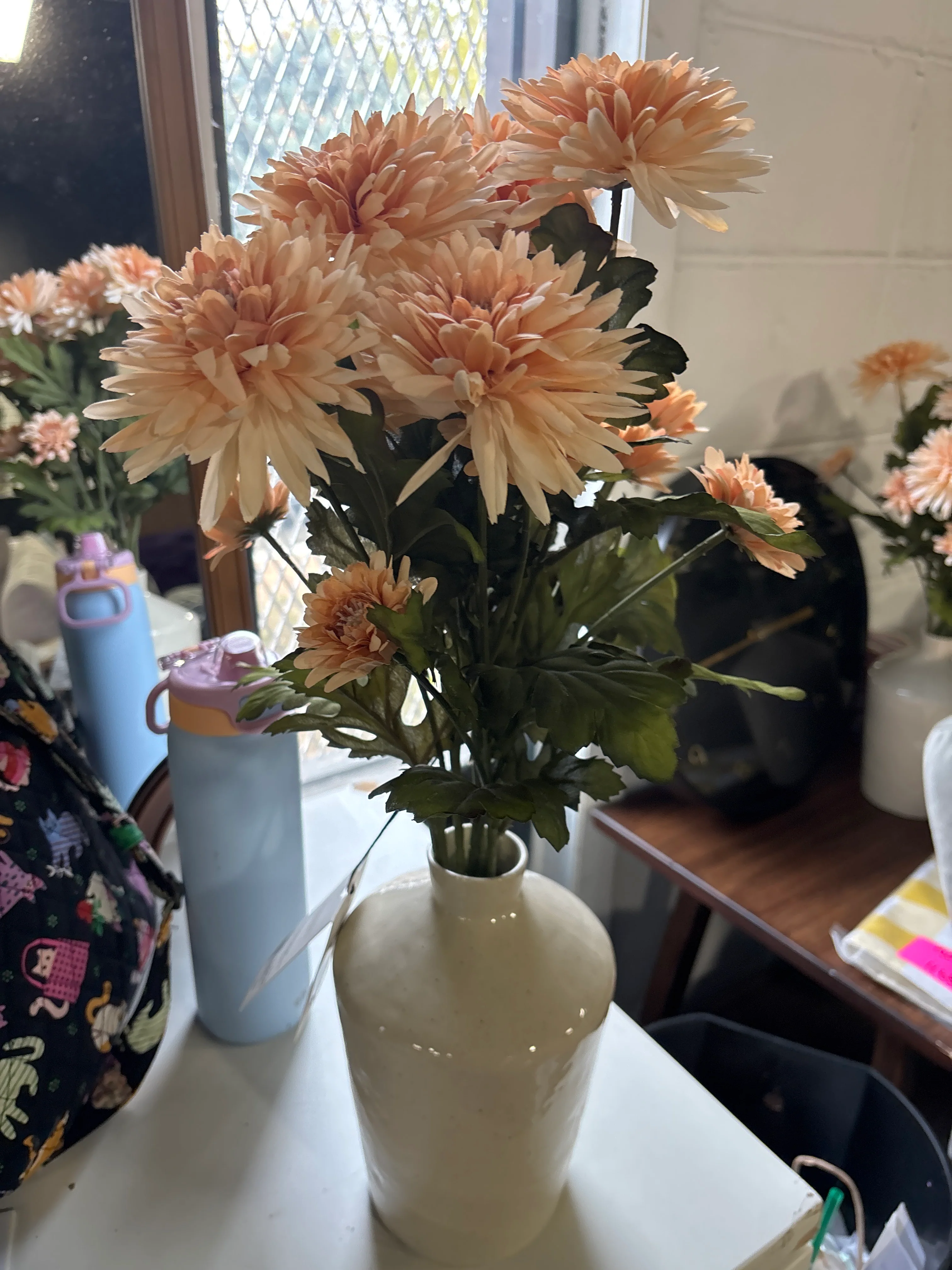 21" Faux Orange Daisy Flower Arrangement SHOWROOM ITEM - Image 2