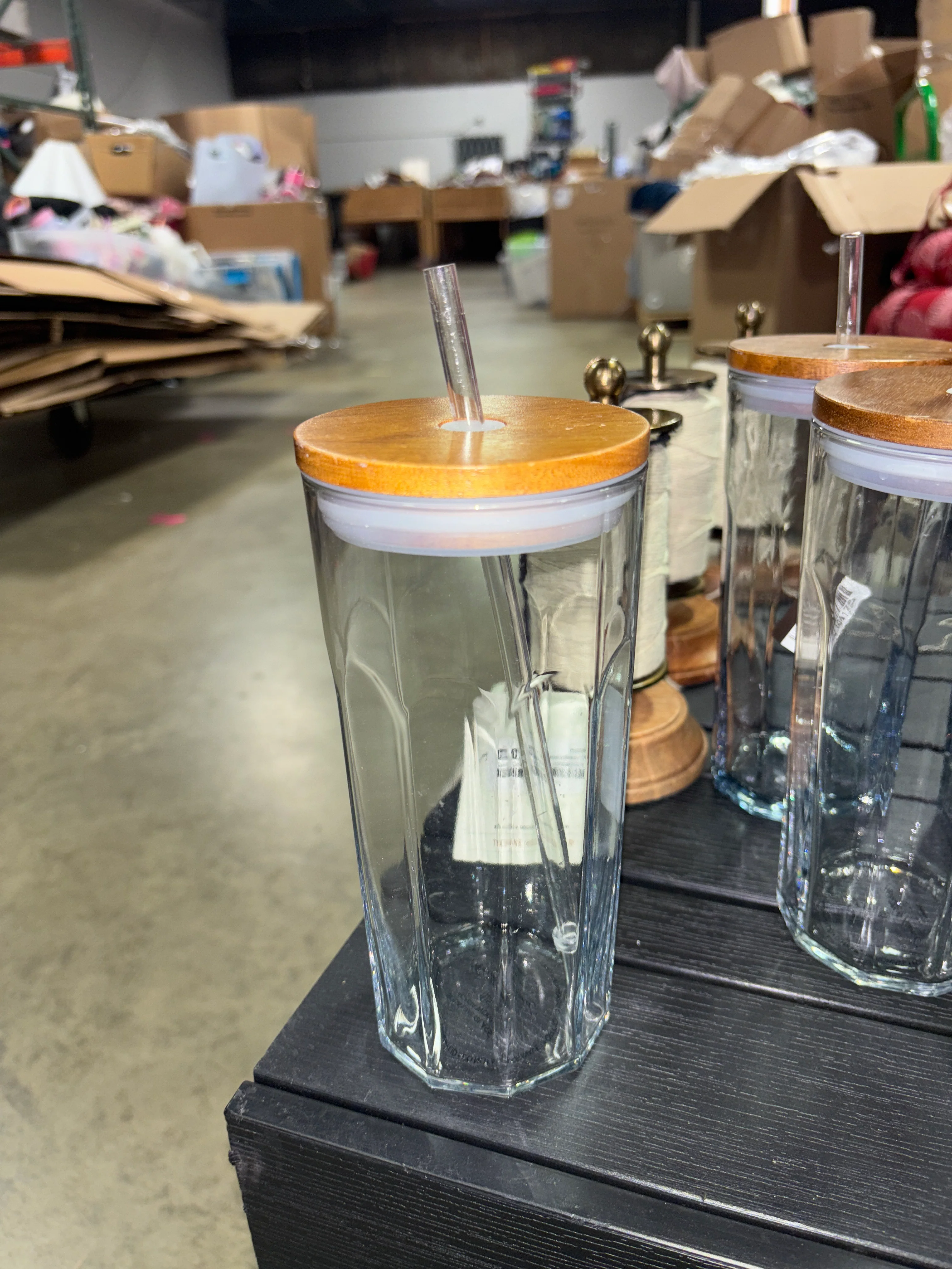 21oz Glass Tumbler with Wooden Lid Blue SHOWROOM ITEM - Image 2