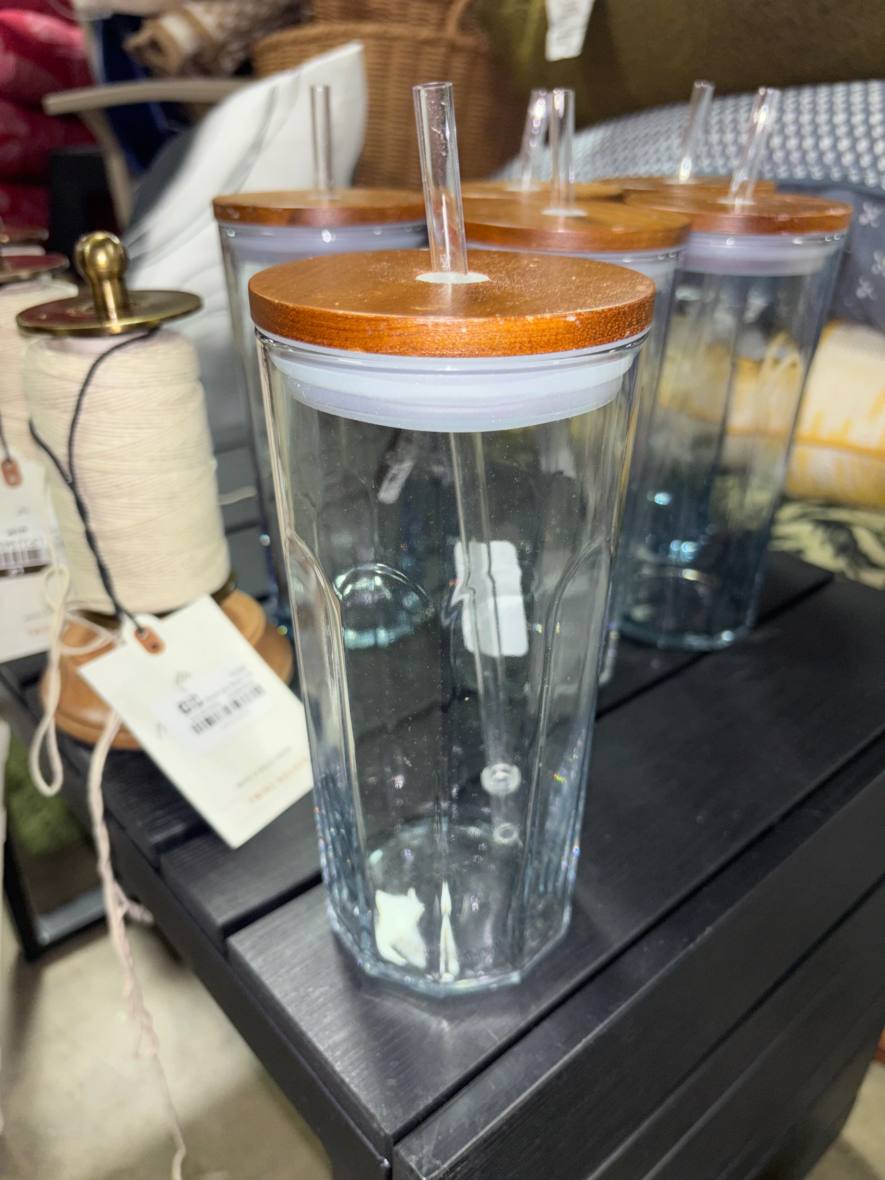 21oz Glass Tumbler with Wooden Lid Blue SHOWROOM ITEM - Image 4