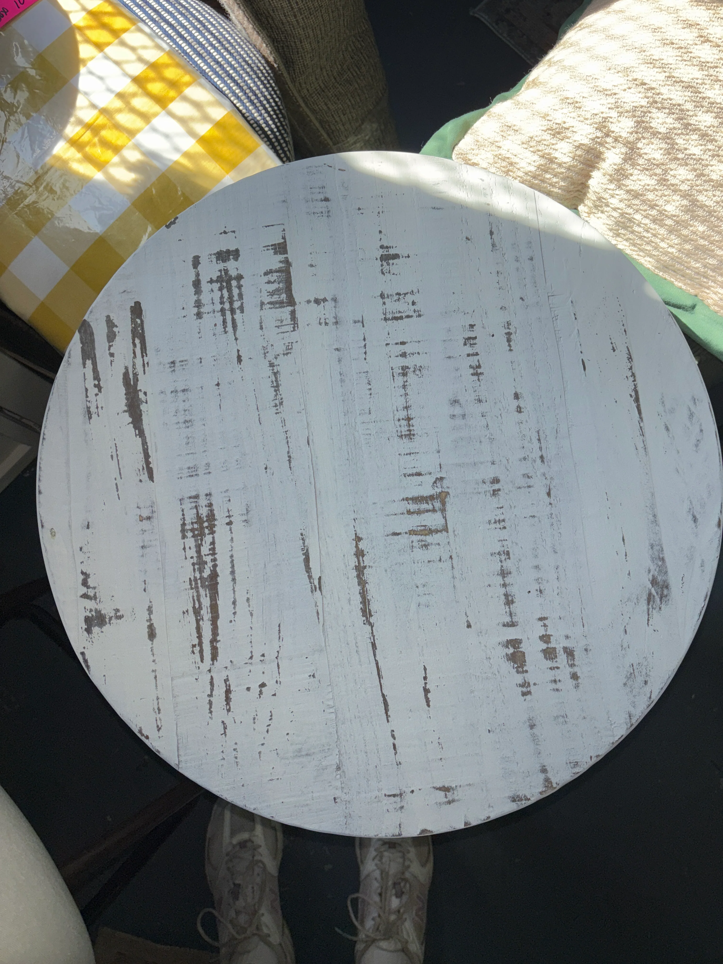 24" Country Cottage Round Wood End Table - Antique Finish SHOWROOM ITEM - Image 3