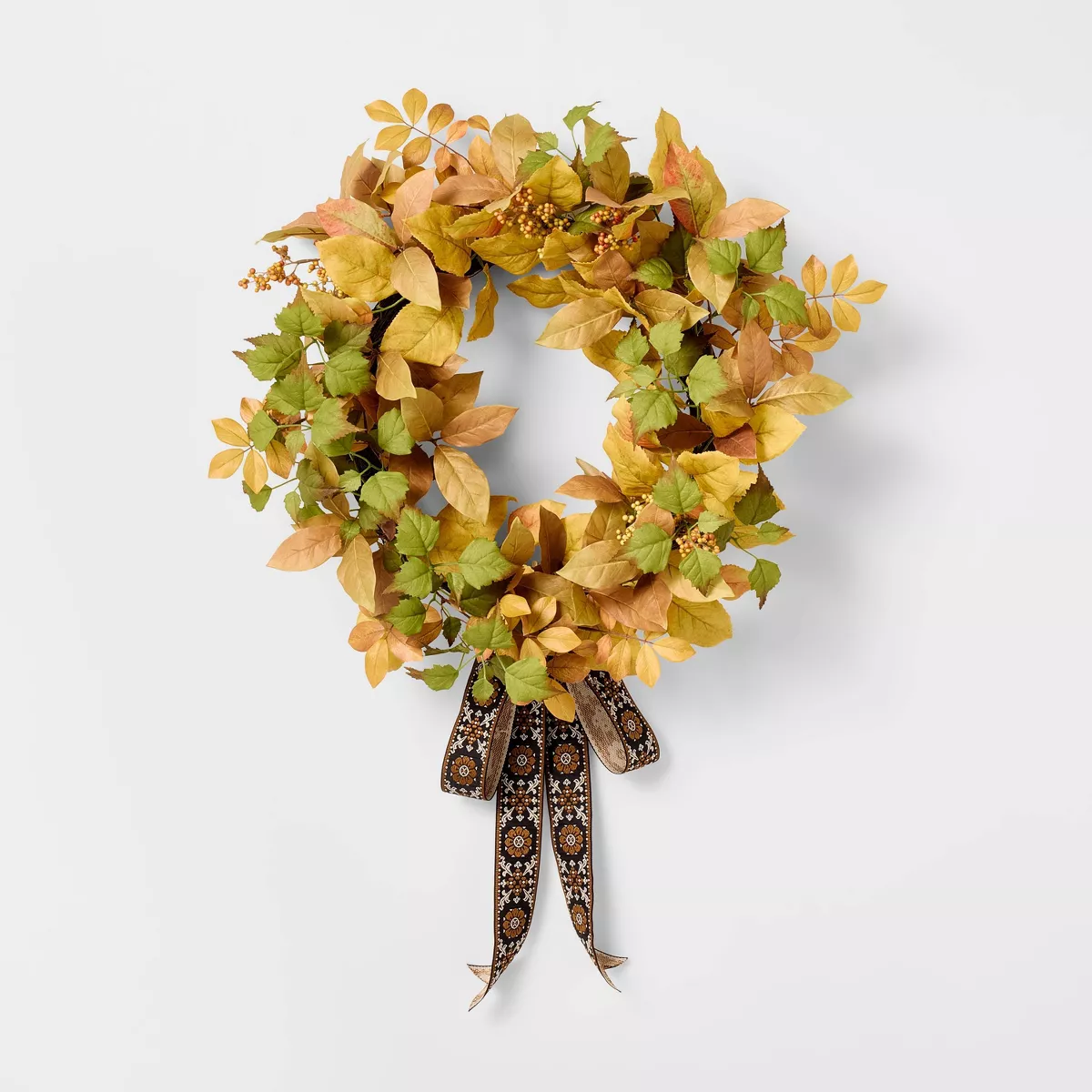 24" Mixed Berry Artificial Fall Wreath SHOWROOM ITEM