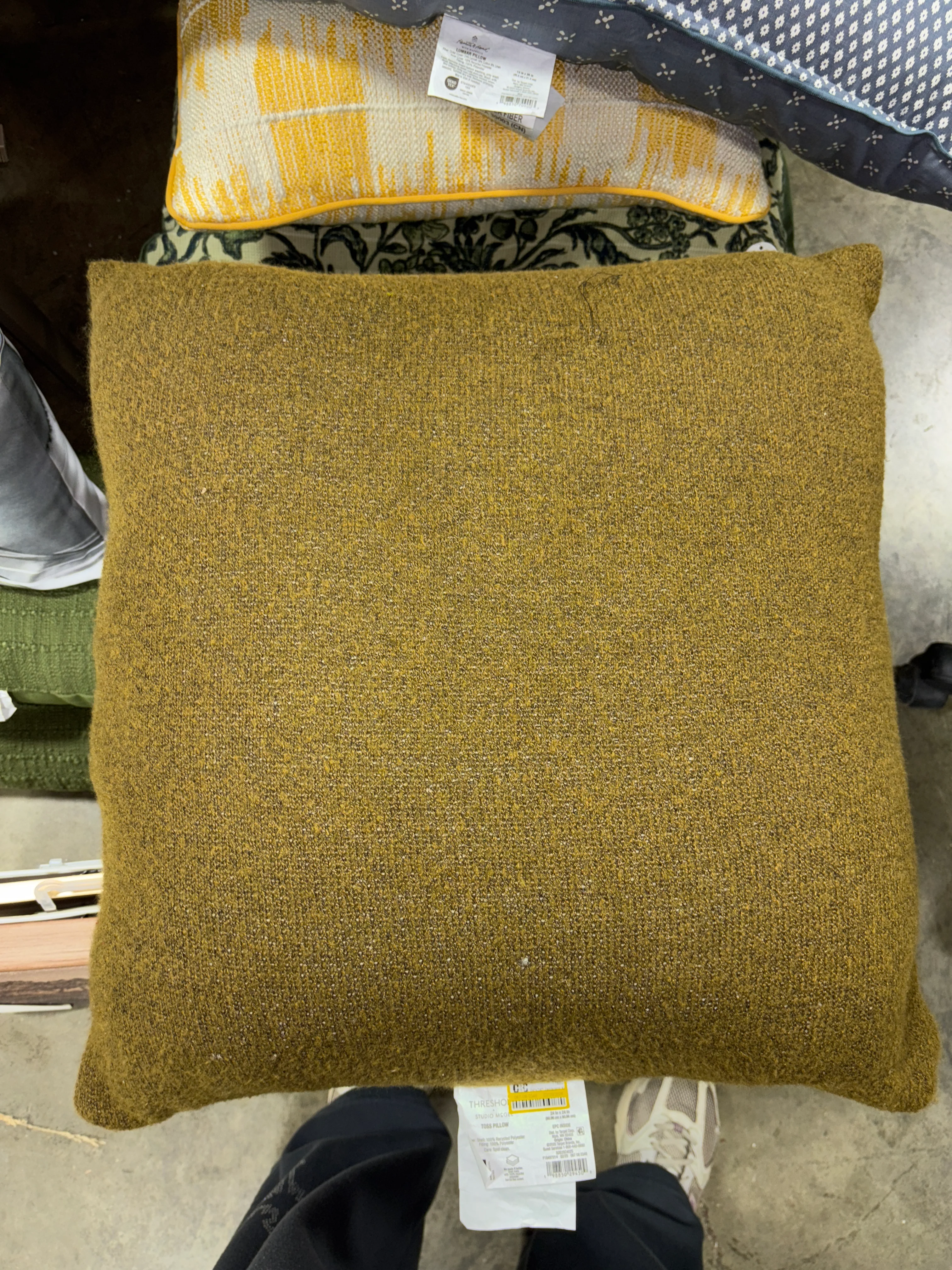 24” Olive Green White Scalloped Knit Pillow SHOWROOM ITEM - Image 3