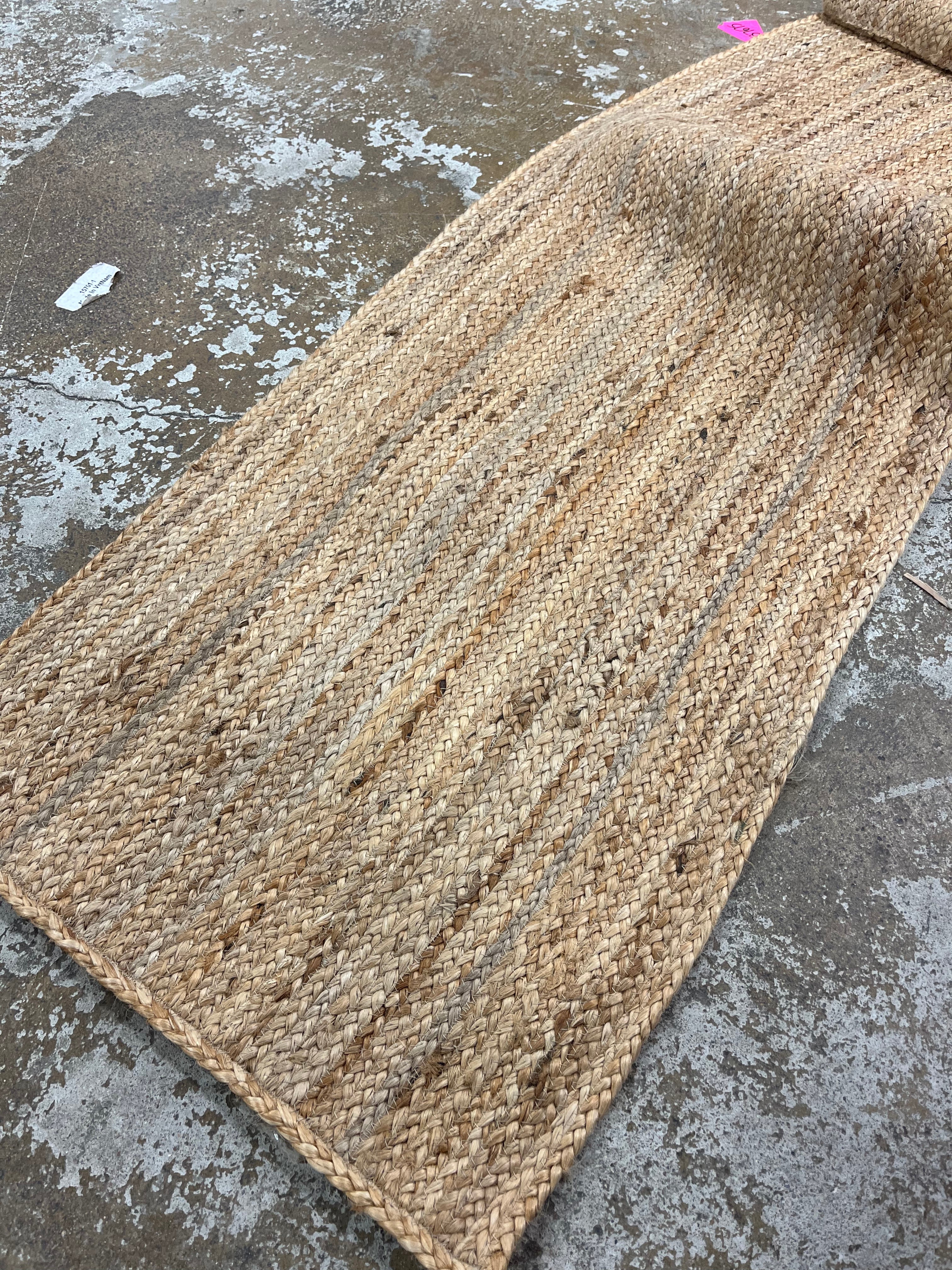 Annandale Solid Runner Rug 2'4"x7' - Image 4