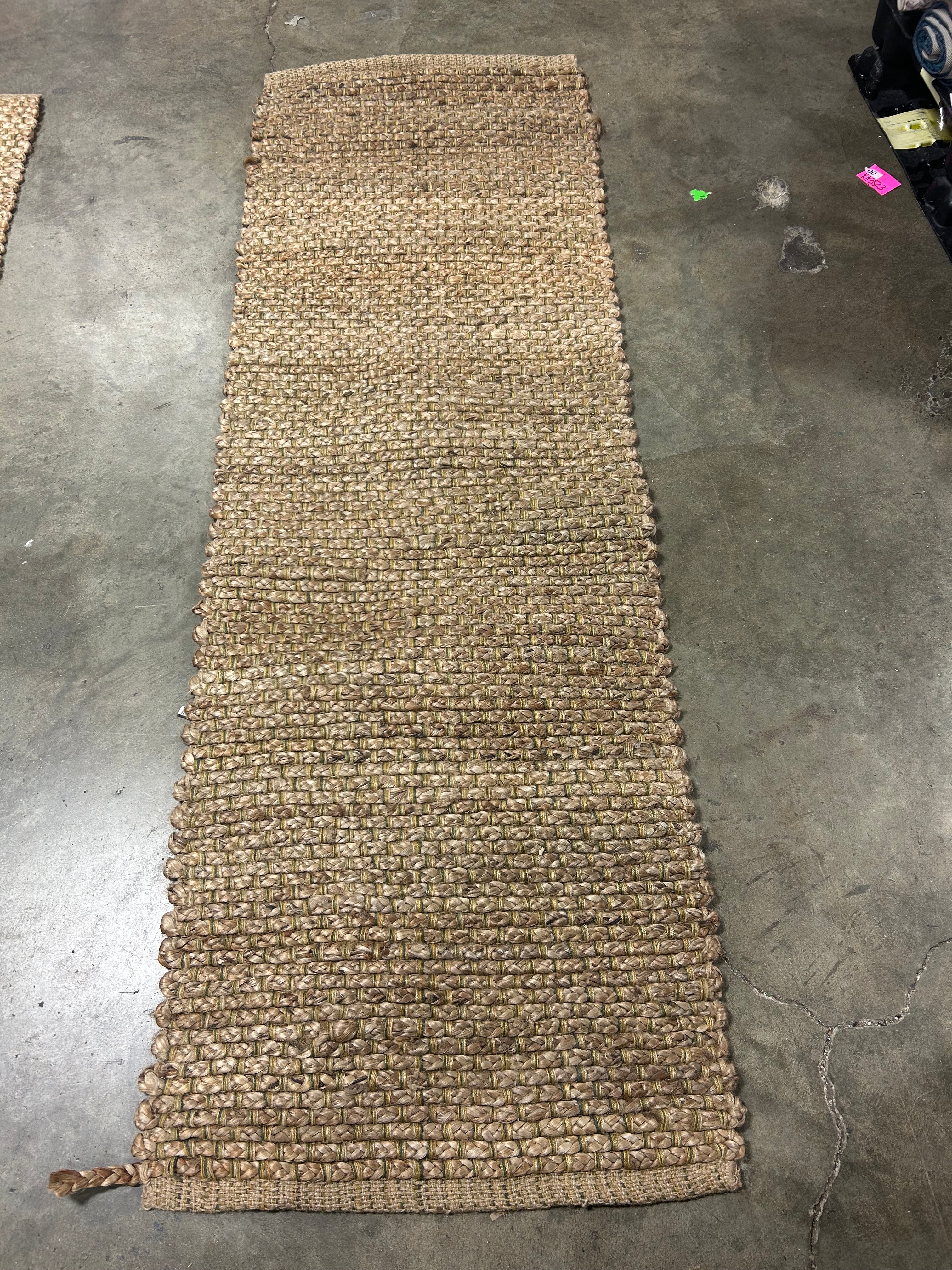 Annandale Solid Runner Rug 2'4"x7' - Image 4
