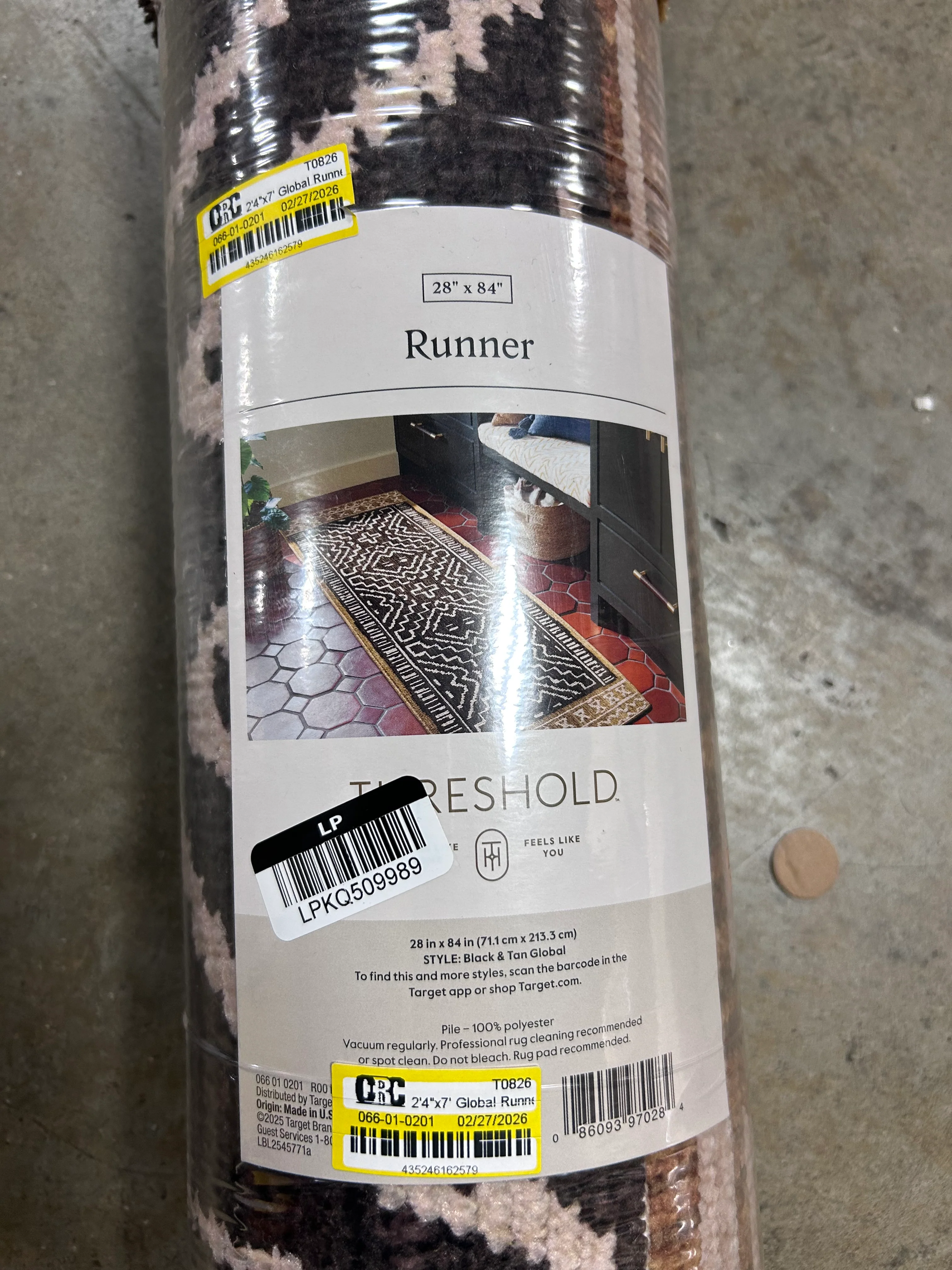 2'4"x7' Global Runner Rug Black/Tan - Image 5