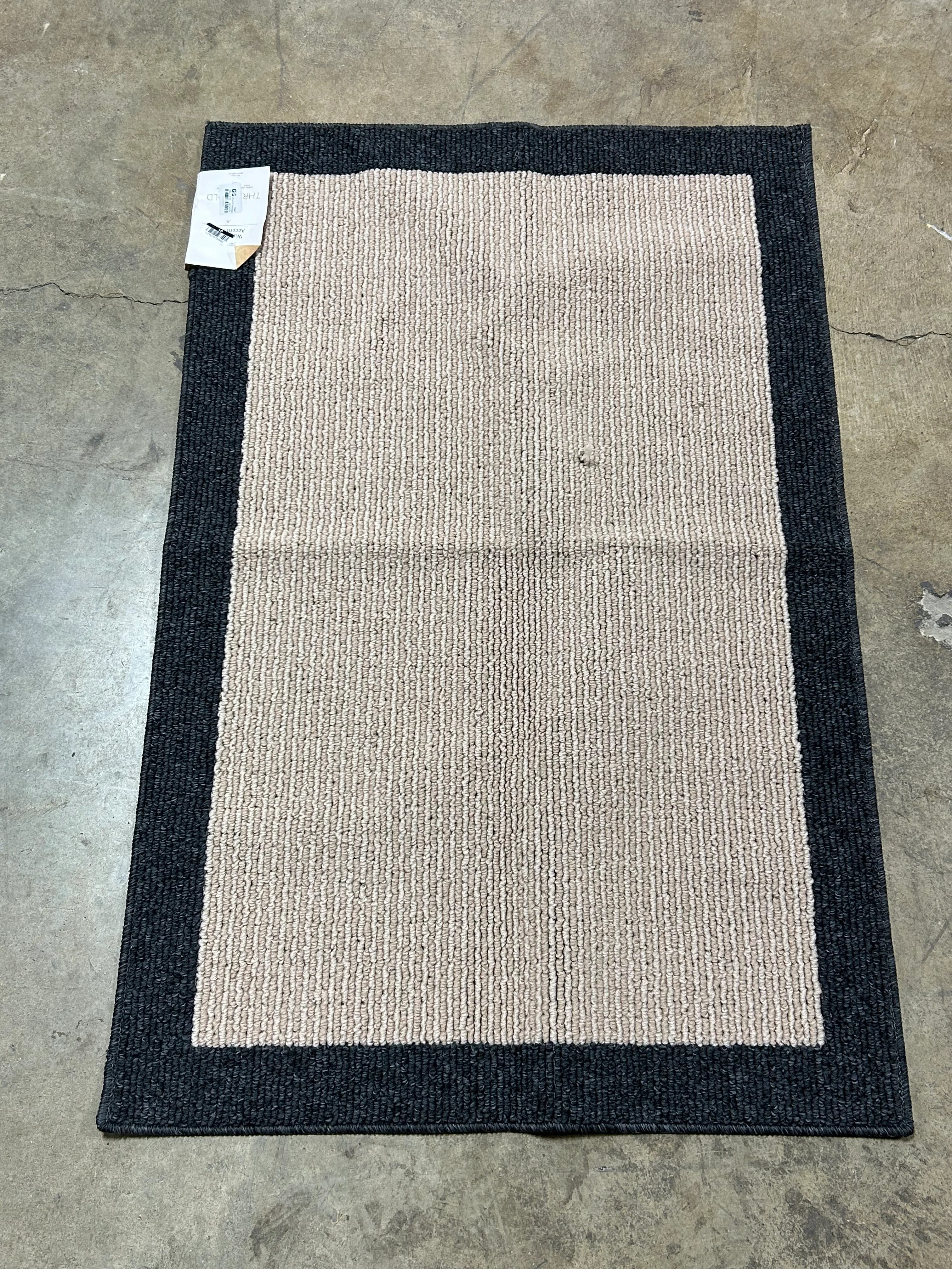 Washable Madison Border Accent Rug Gray 2'6"x3'10" - Image 6