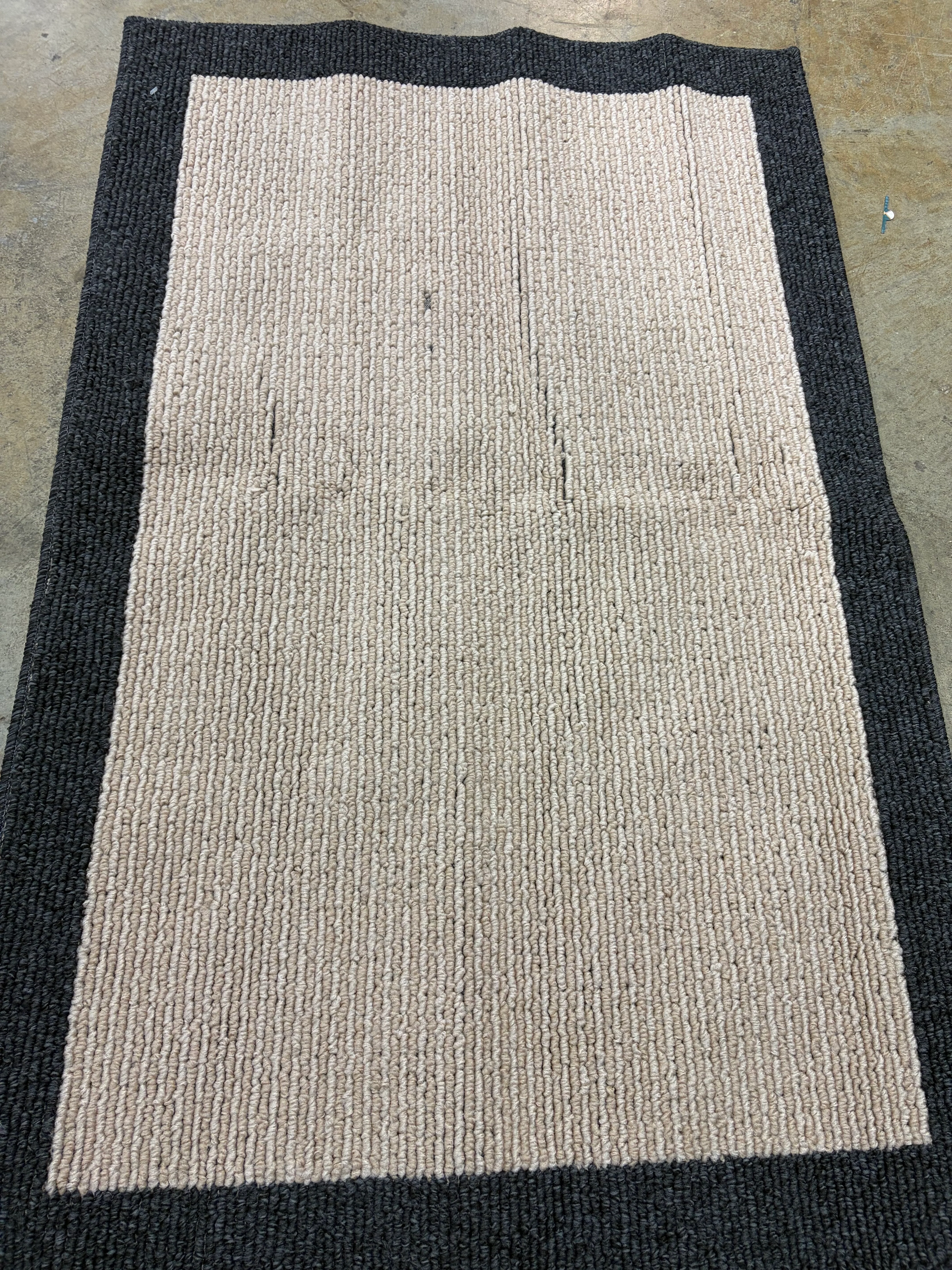 Washable Madison Border Accent Rug Gray 2'6"x3'10" - Image 6