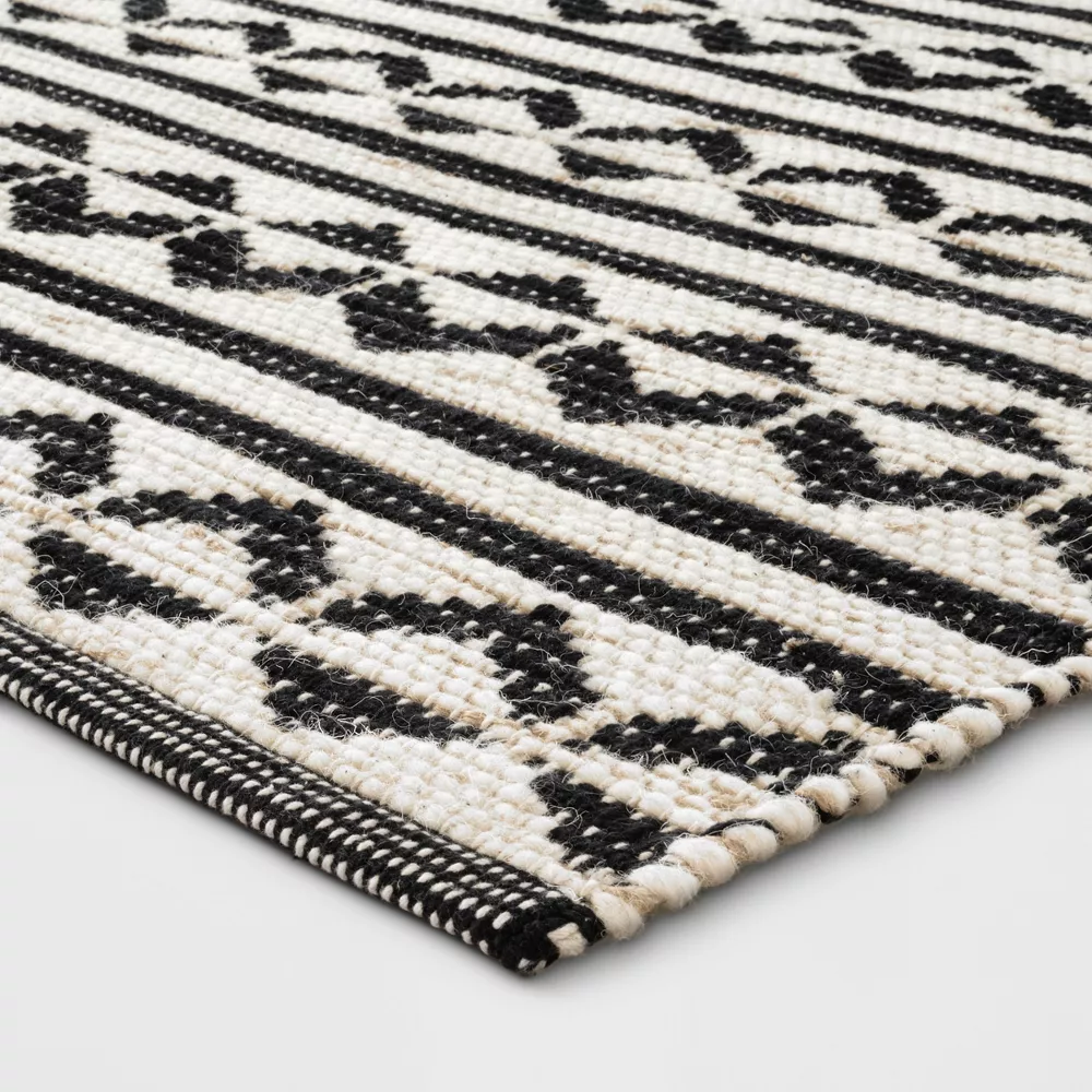 Geometric Woven Accent Rug Black - 2'6"x4' - Image 4