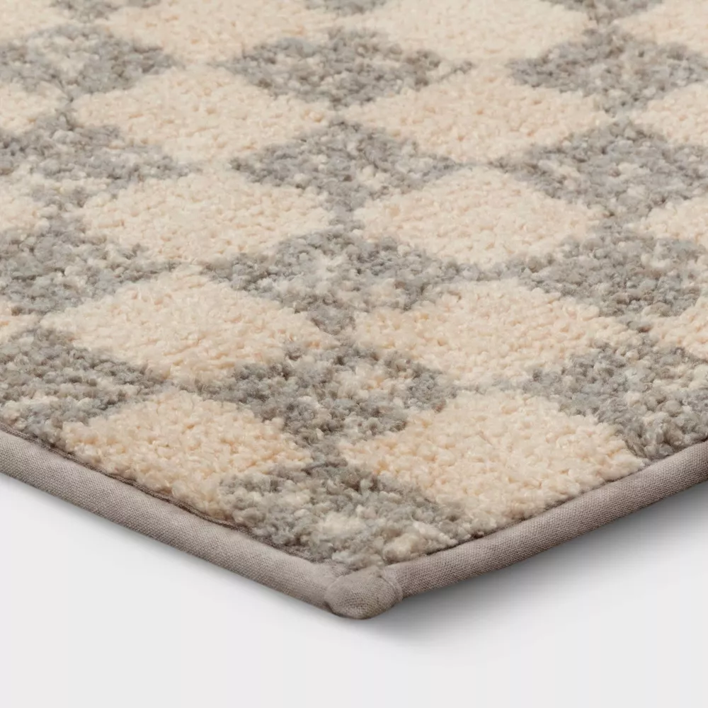 Washable Checkerboard Plush Accent Rug 2'6"x4' - Image 4
