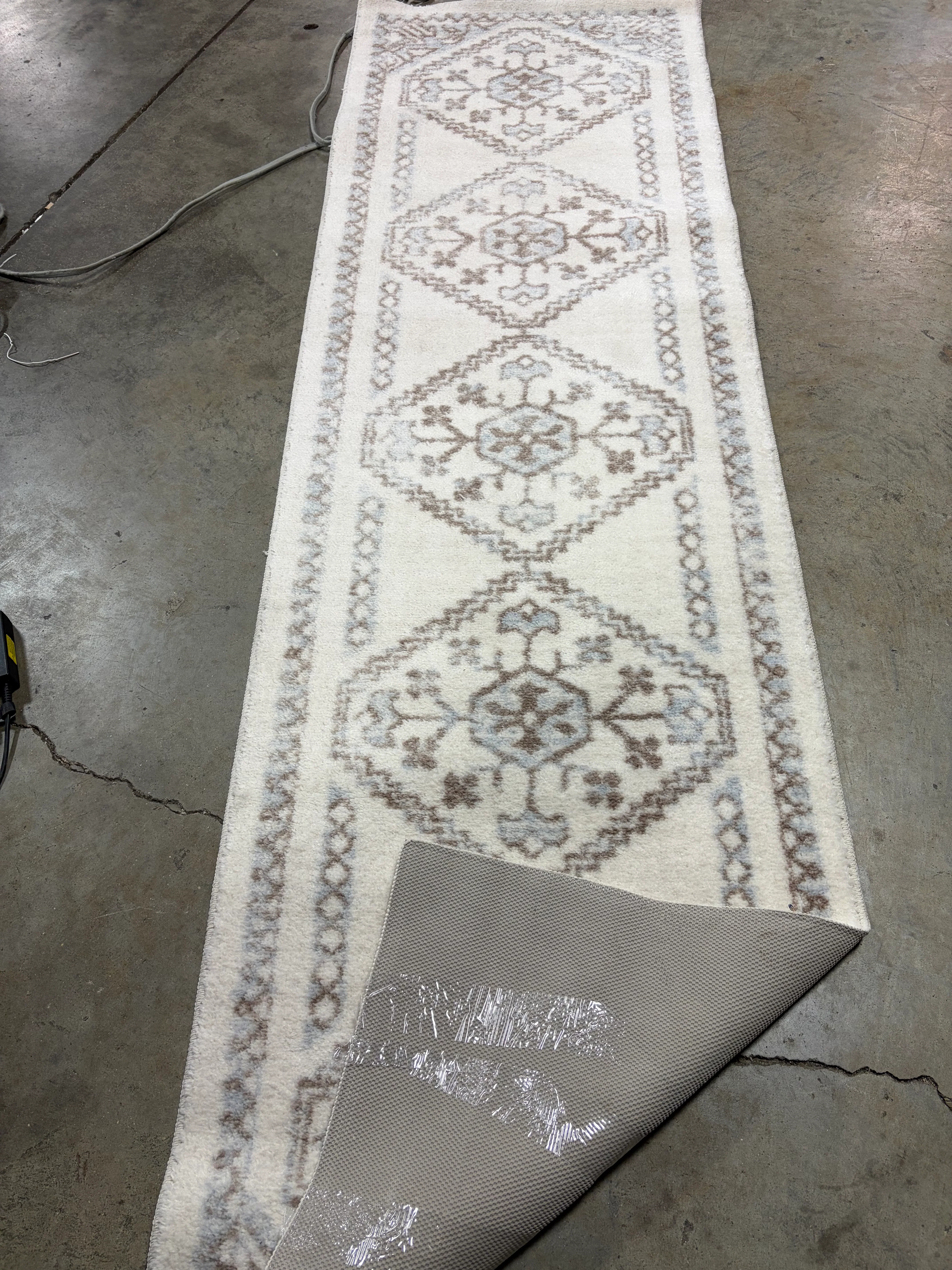 Washable Runner Kensington Persian Style Cream Rug Cream 2'x7' - Image 8