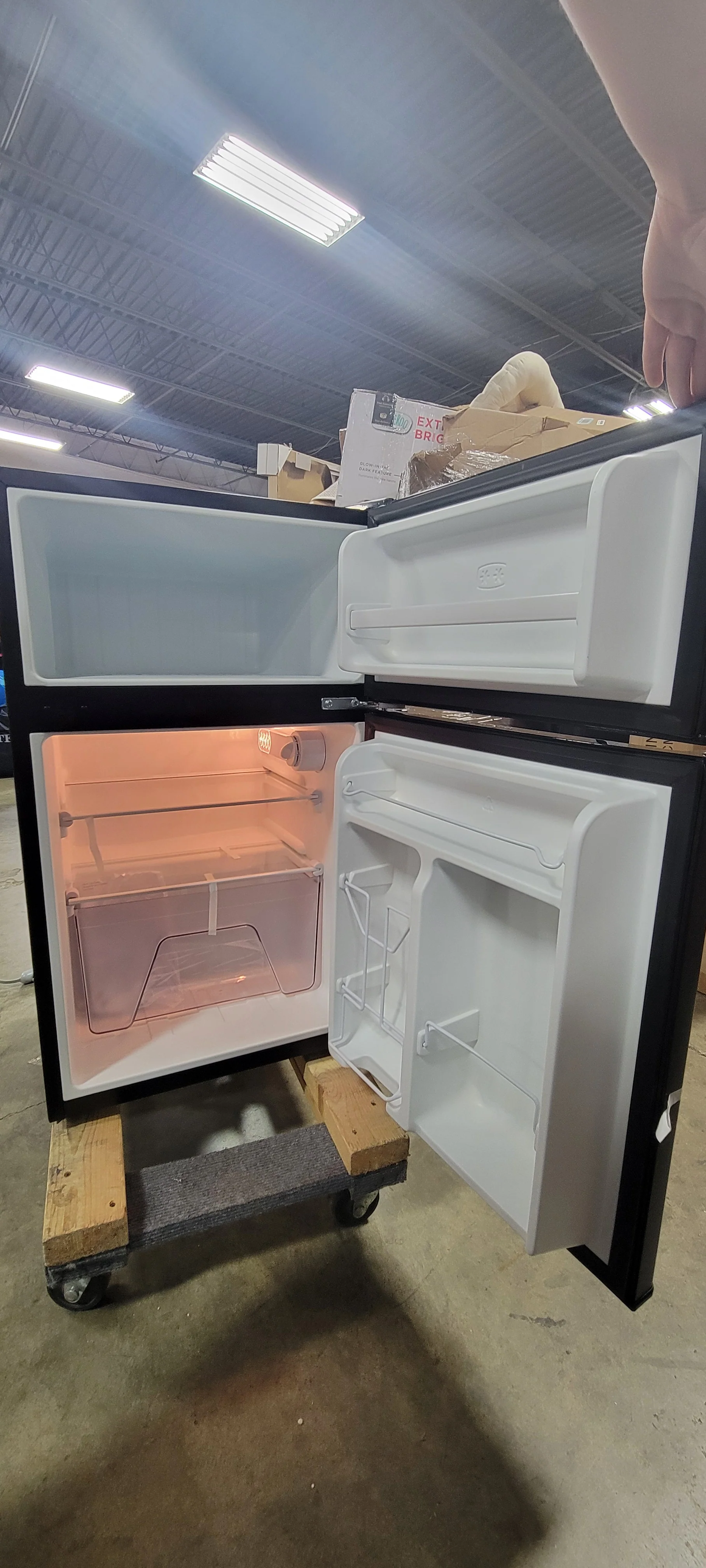 Refrigerator - Black: Mini Fridge - Image 8