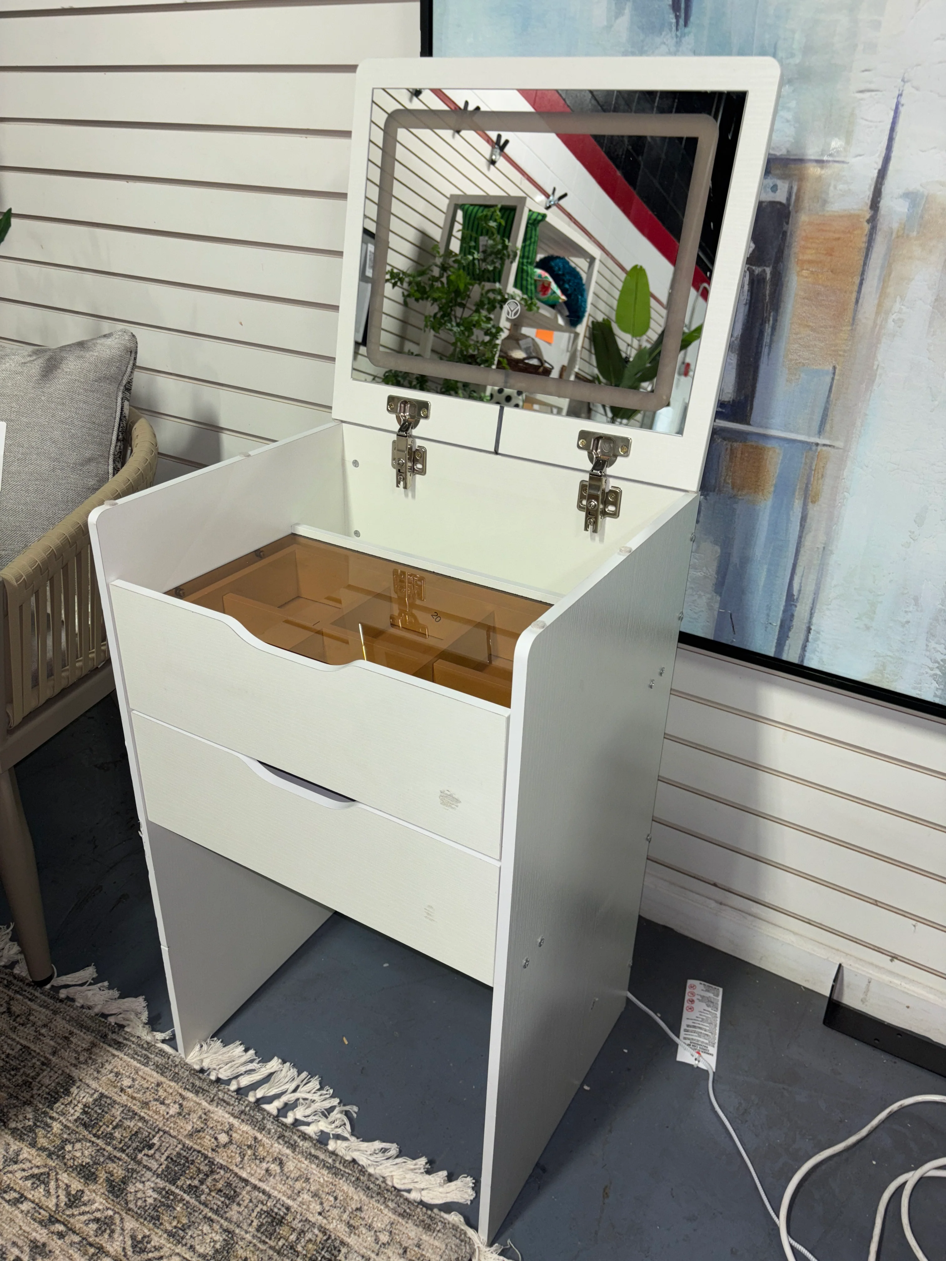 3 in 1 Vanity Desk with Plip Top Mirror - White SHOWROOM ITEM - Image 2