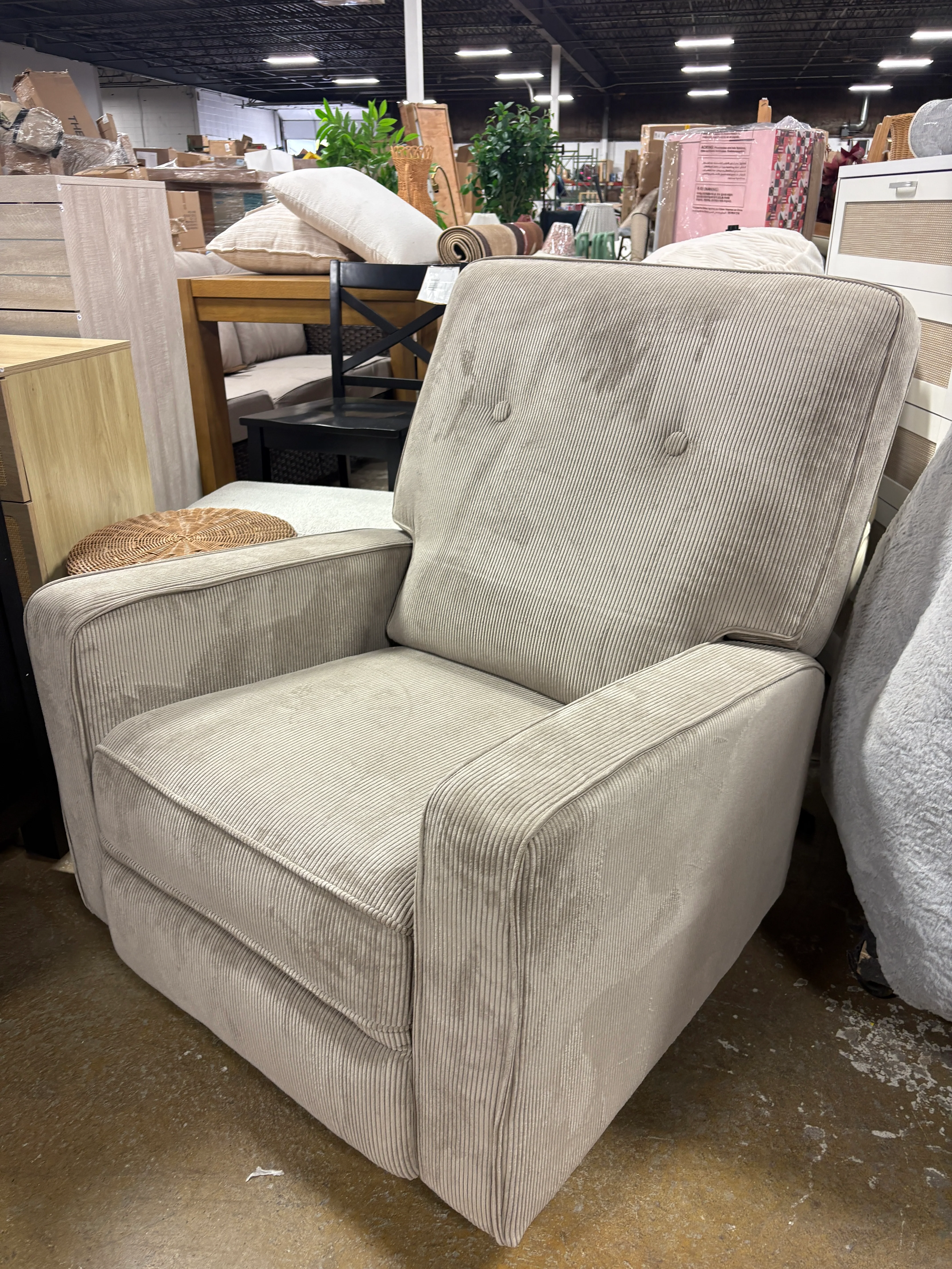 360° Swivel Rocker Recline SHOWROOM ITEM - Image 2