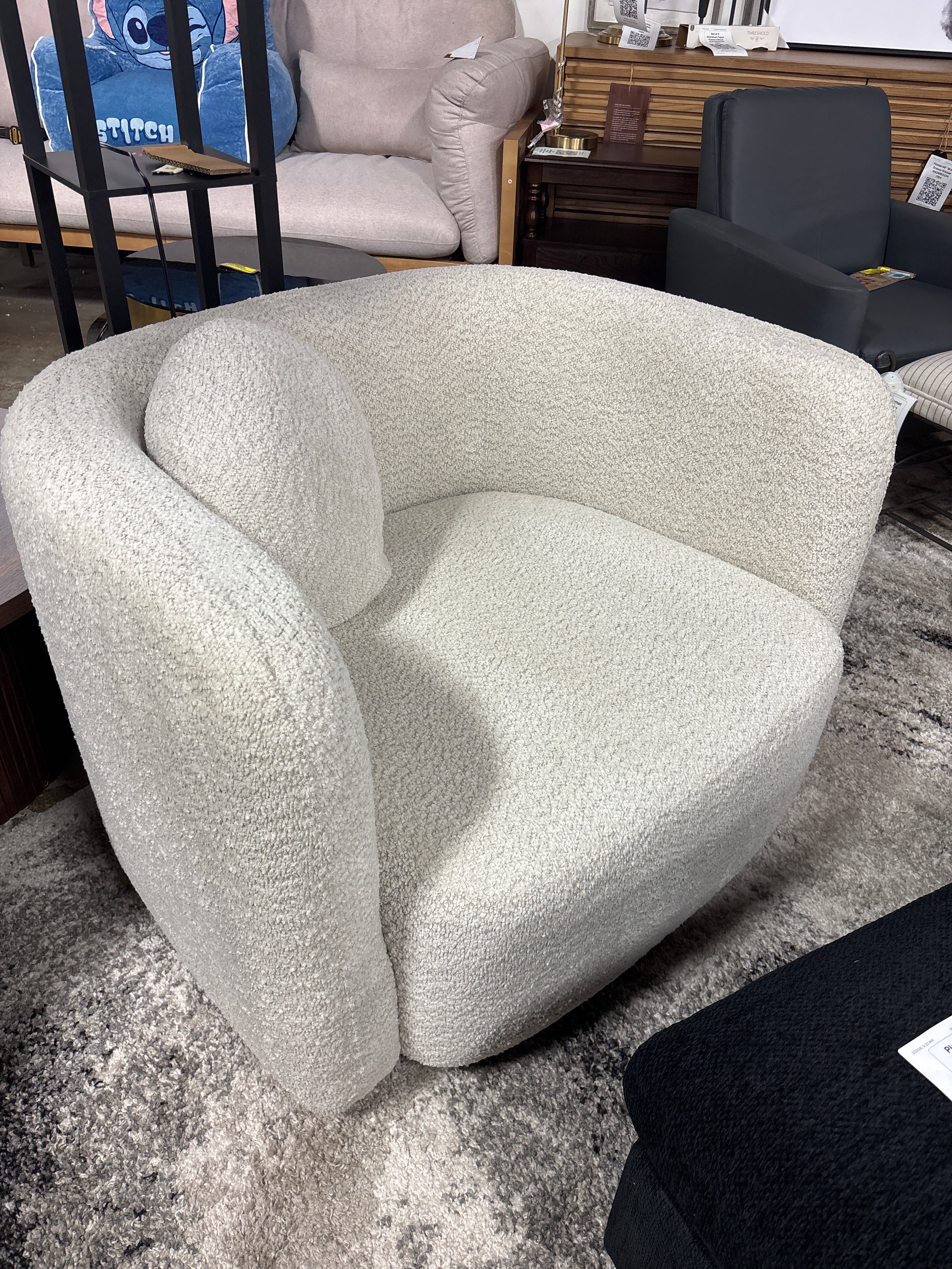 39'' Cozy Modern Boucle Accent Chair With Durable Solid Wood Frame SHOWROOM ITEM - Image 3