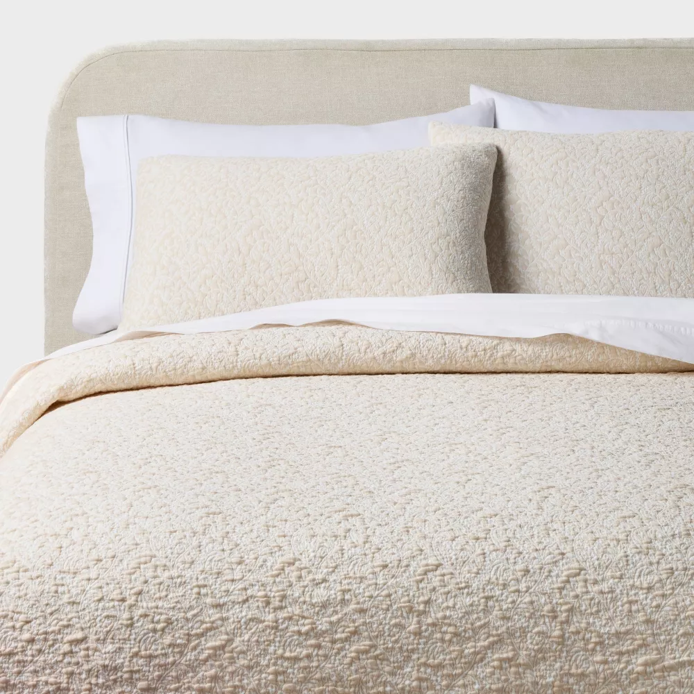 3pc Full/Queen Reversible Lightweight Matelasse Quilt and Shams Set Vine Floral Natural