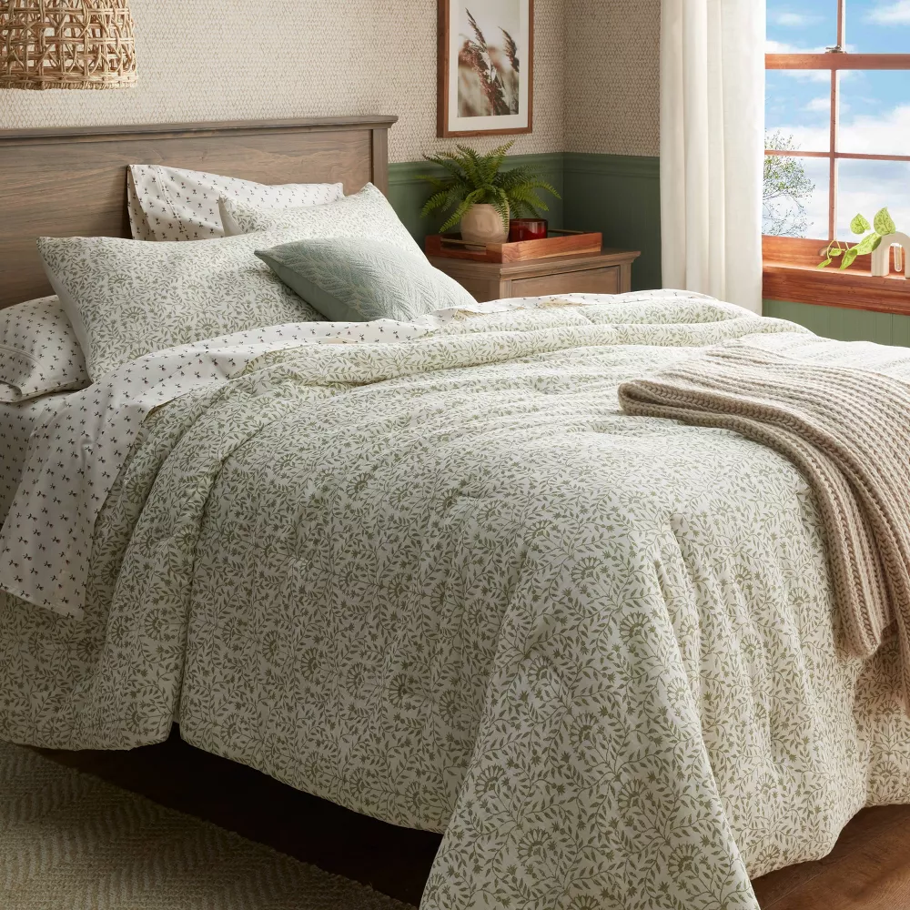 3pc King Traditional Vine Printed Comforter and Sham Set Green - Image 3