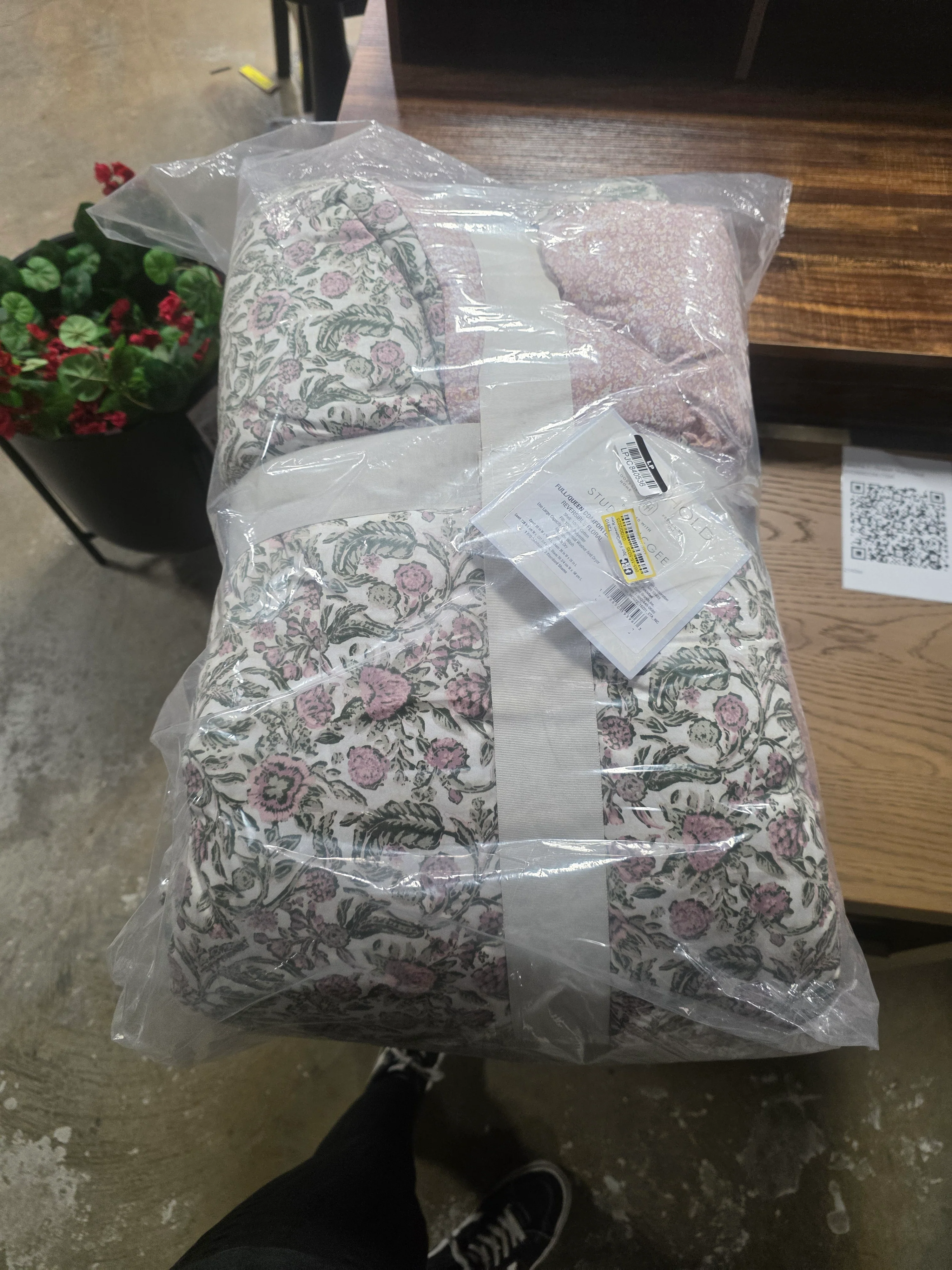 3pc Reversible Floral Comforter Set - Threshold™ designed with Studio McGee - SHOWROOM ITEM - Image 2