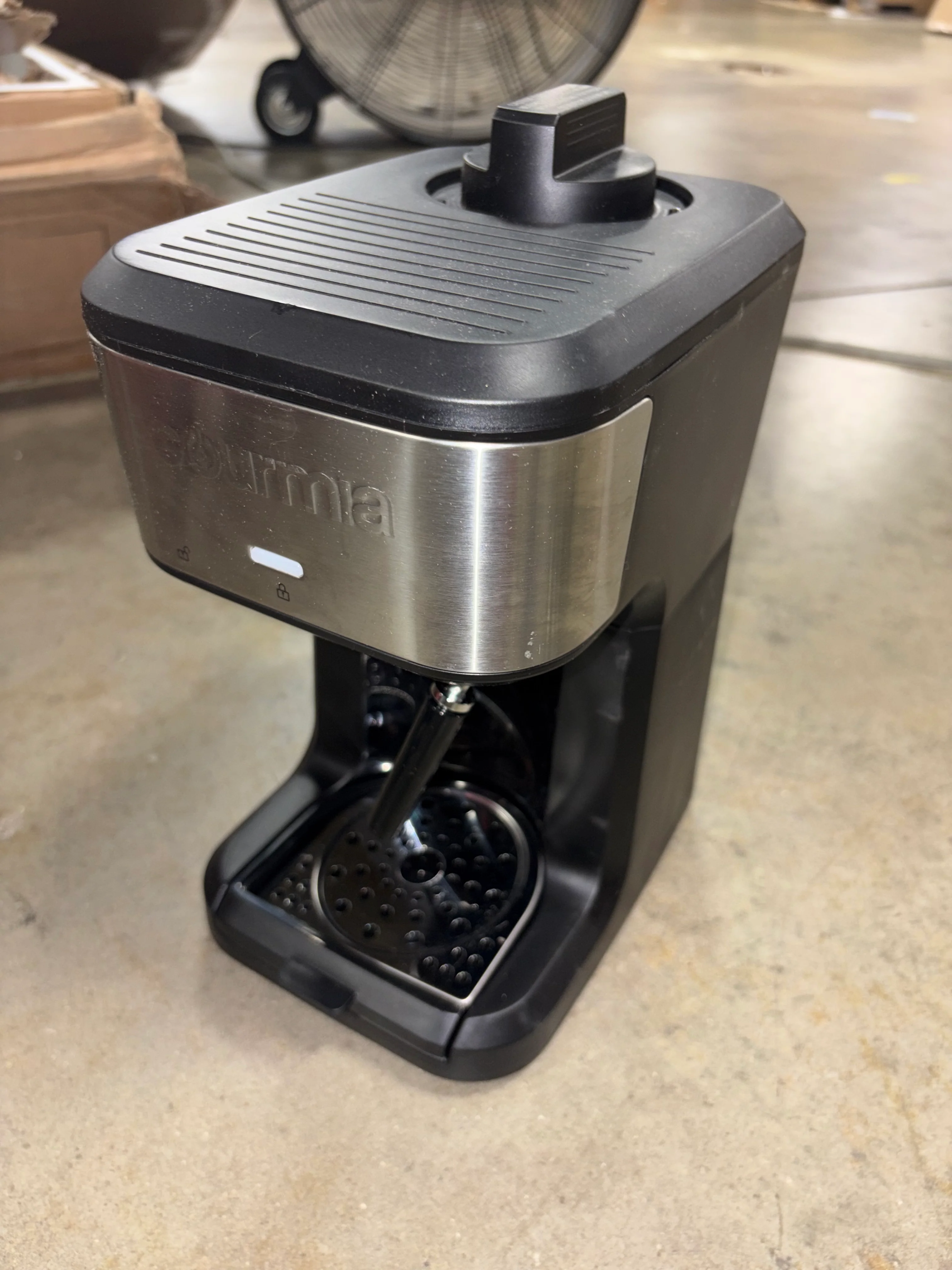 4 Shot Steam Espresso Maker with Frothing Wand Black/Stainless Steel Finish - Image 7