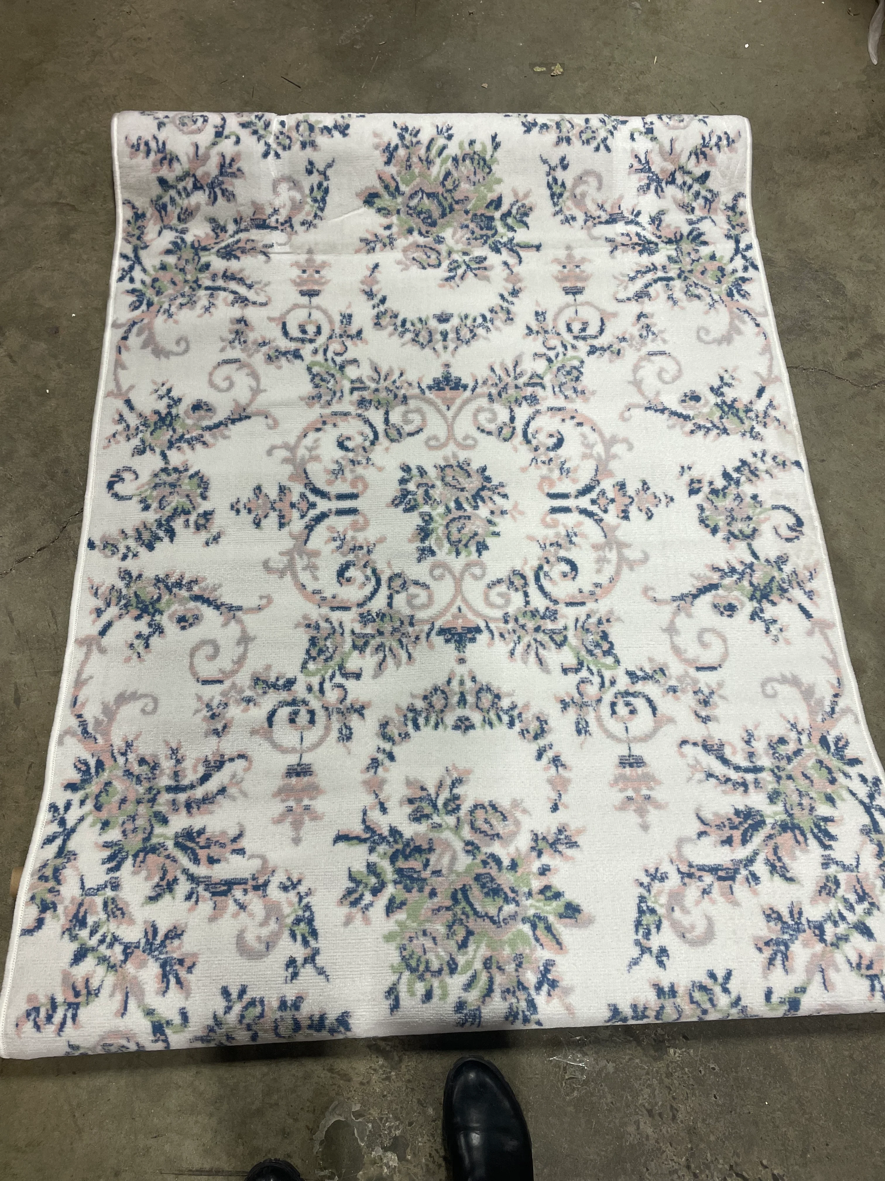Lattice Border Floral Woven Area Rug 4'x6' - Image 6