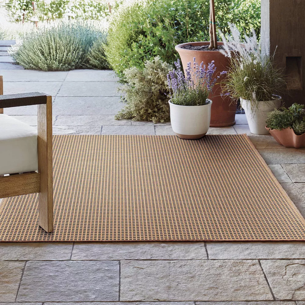 Micro Grid Rectangular Woven Outdoor Area Rug Black/Beige 5'3"x7' - Image 3
