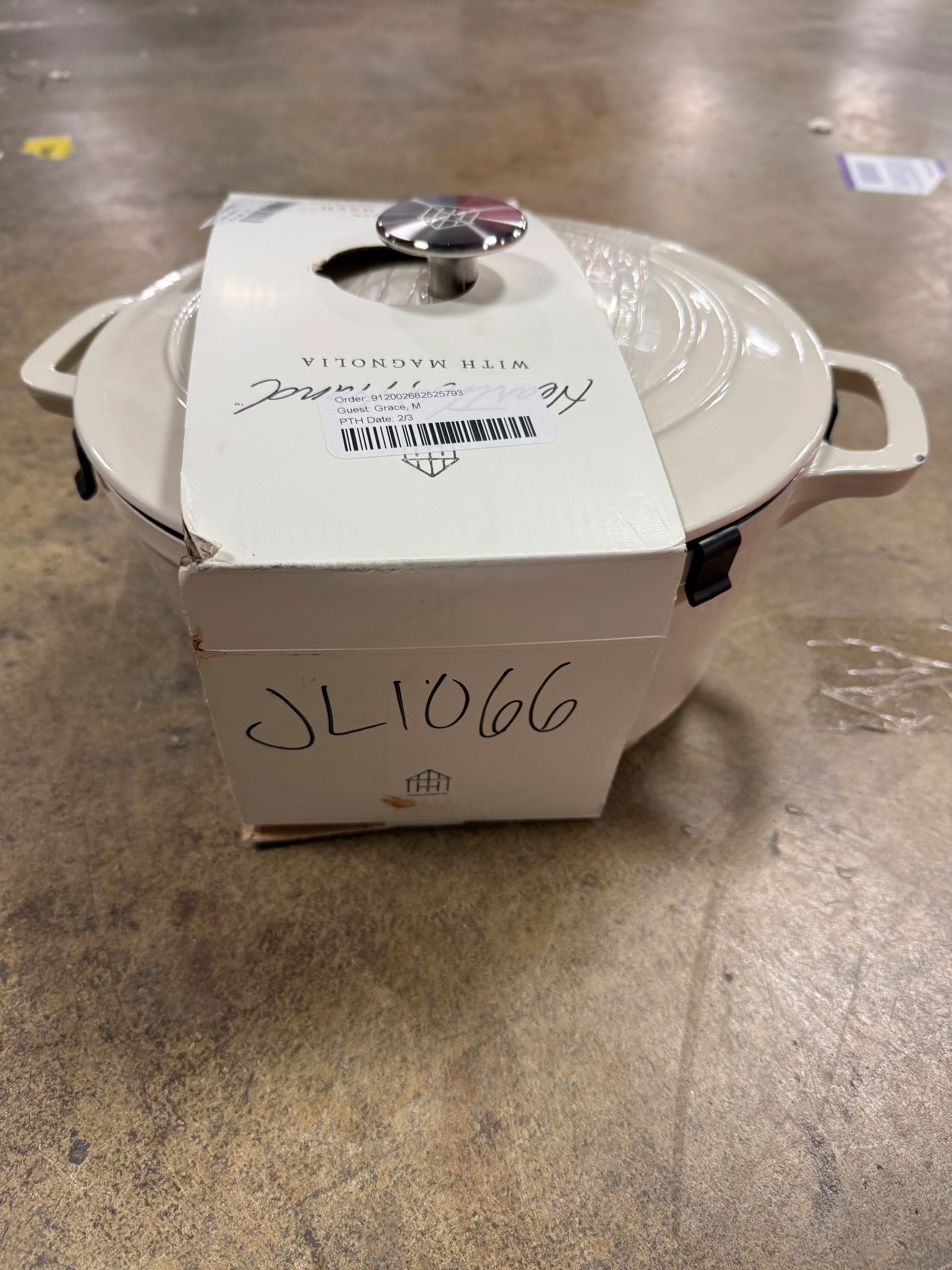 Enameled Cast Iron Dutch Oven Cream - Image 6