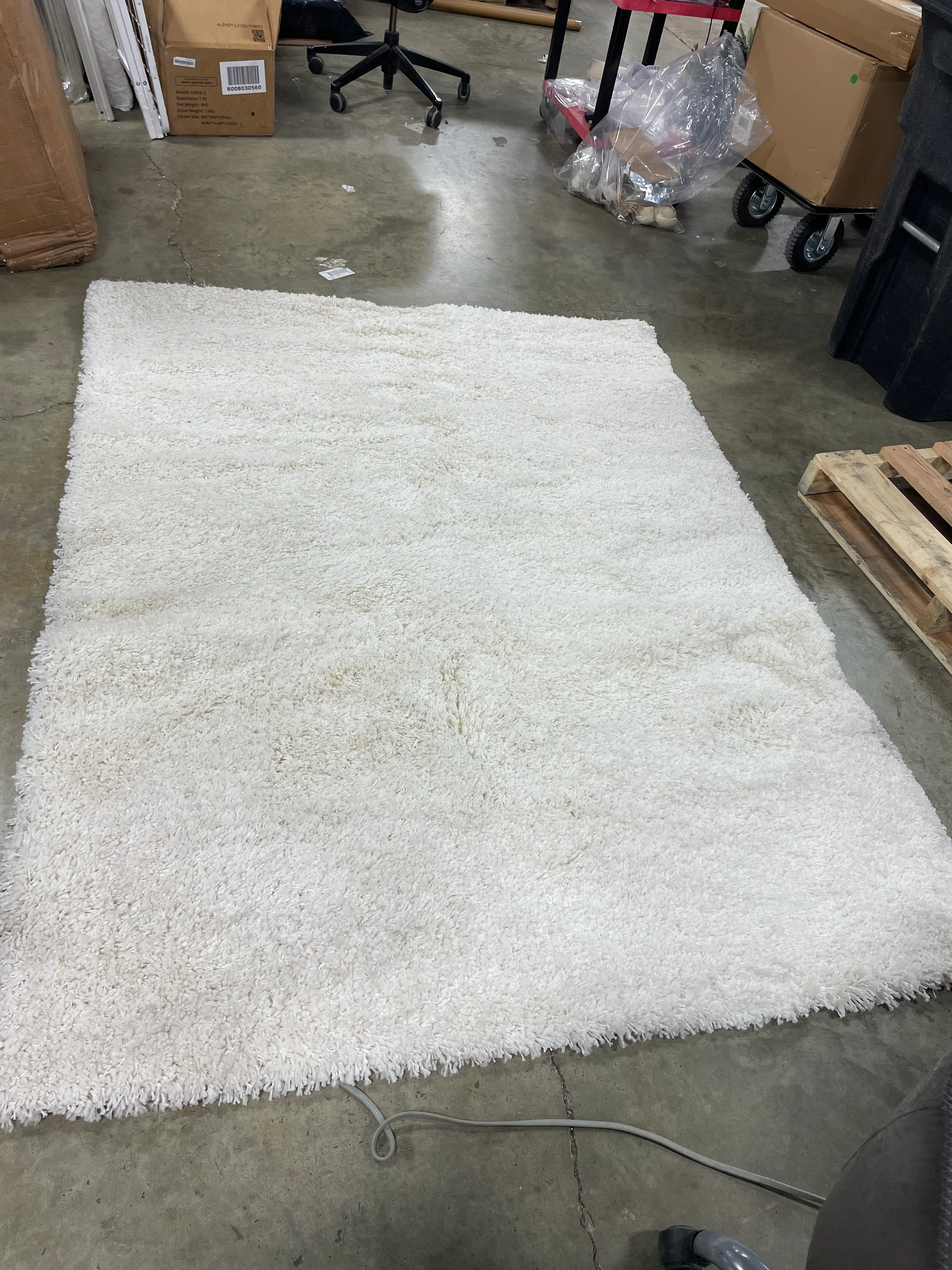 5x7 Plush Shag Rug - Image 4
