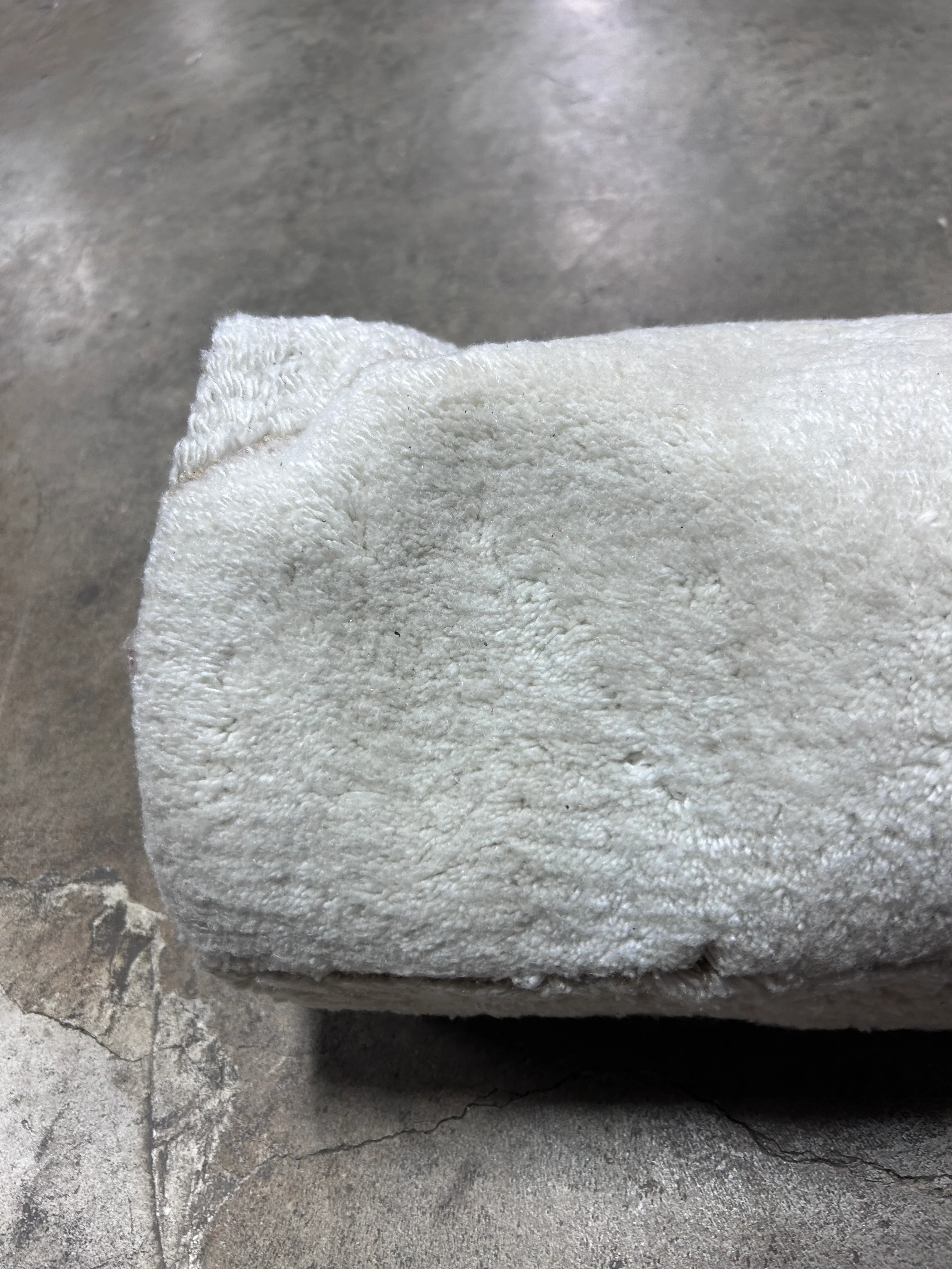 Textured Knitted Area Rug Ivory 5'x7' - Image 6
