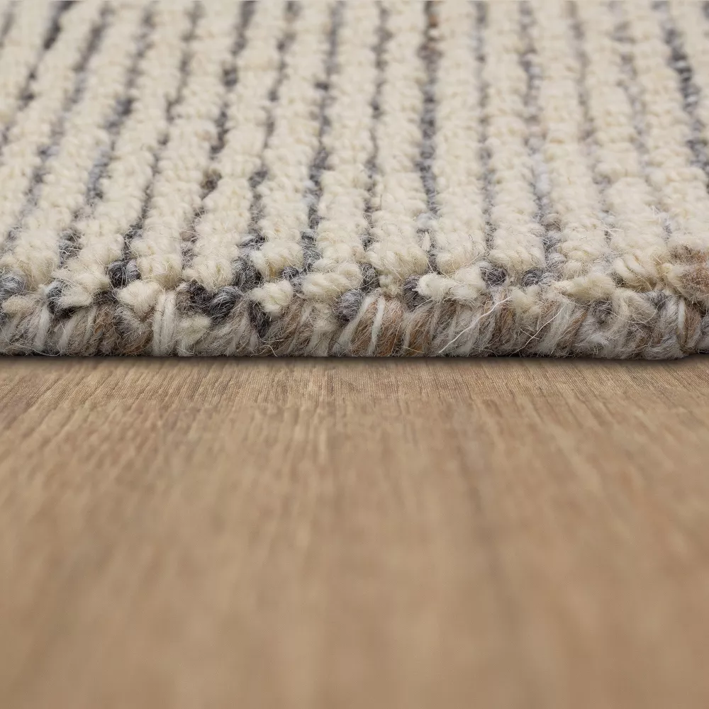 Wool and Poly Blend Area Rug Tan 5'x7' - Image 3