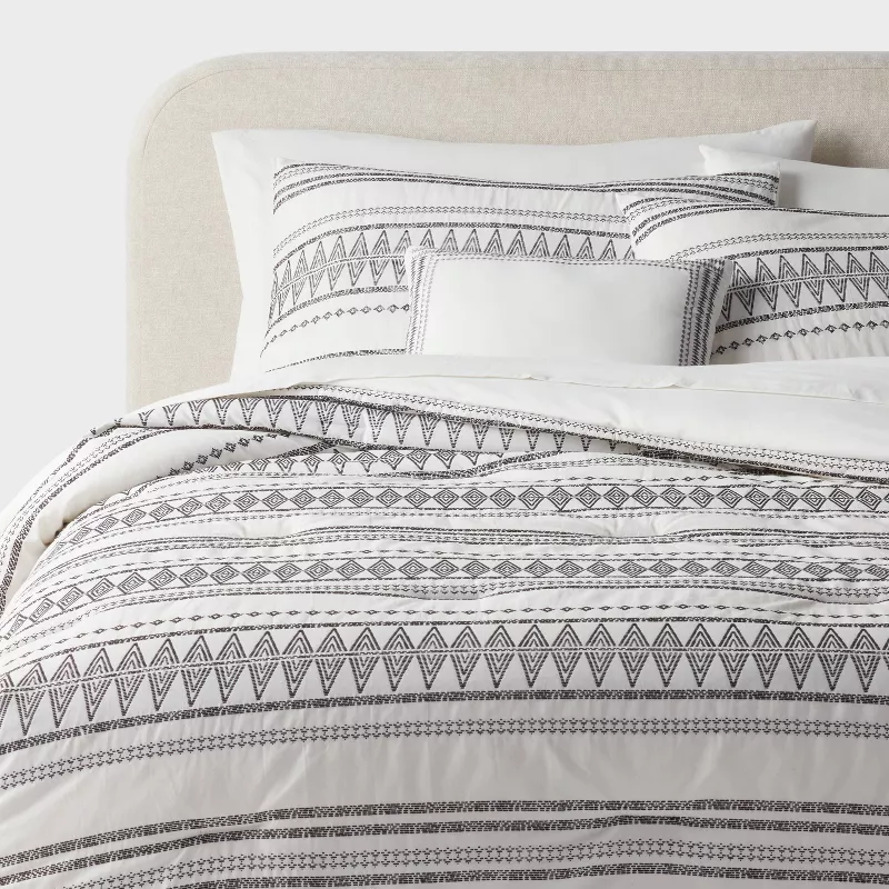 8pc Queen Woven Diamond Striped Comforter and Sheet Set