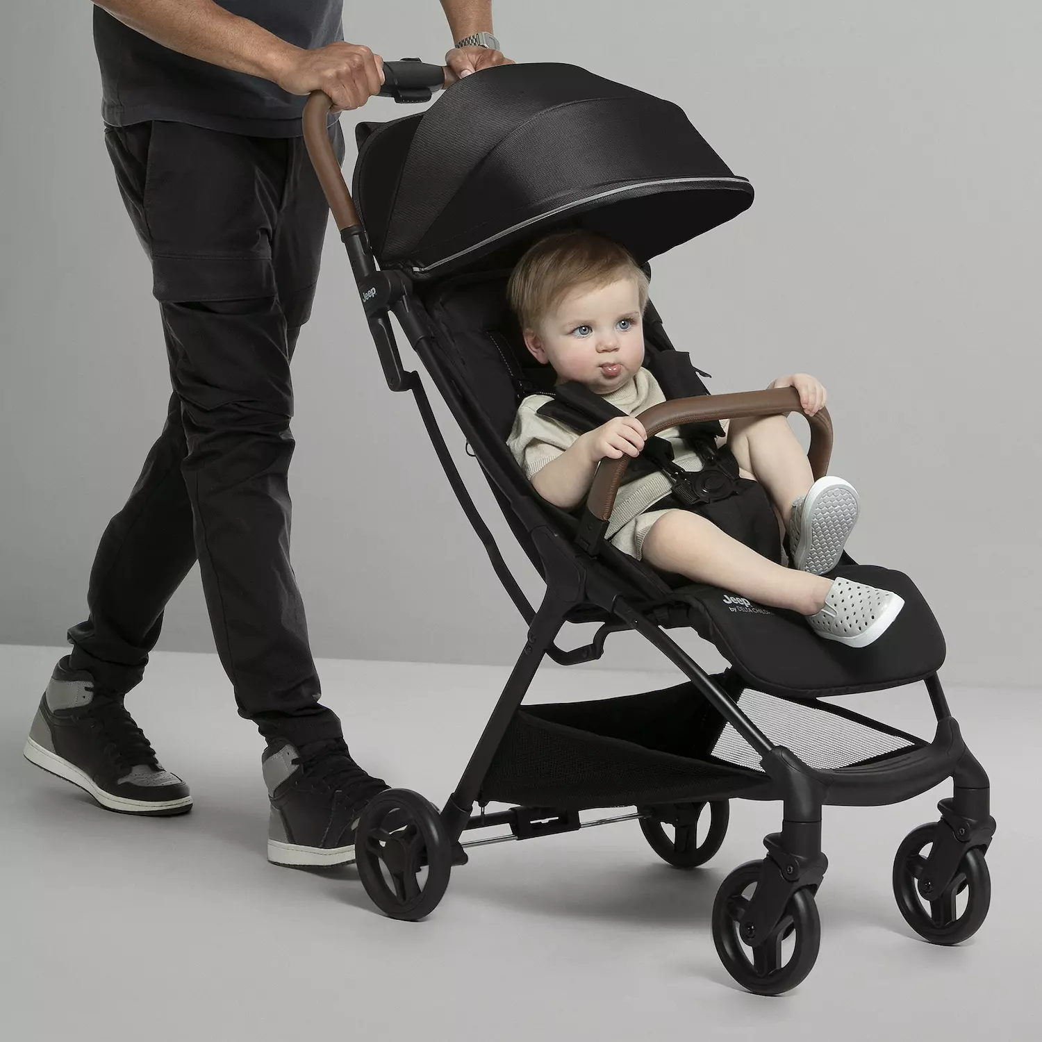 Altitude Compact Travel Stroller by Delta Children - Image 4