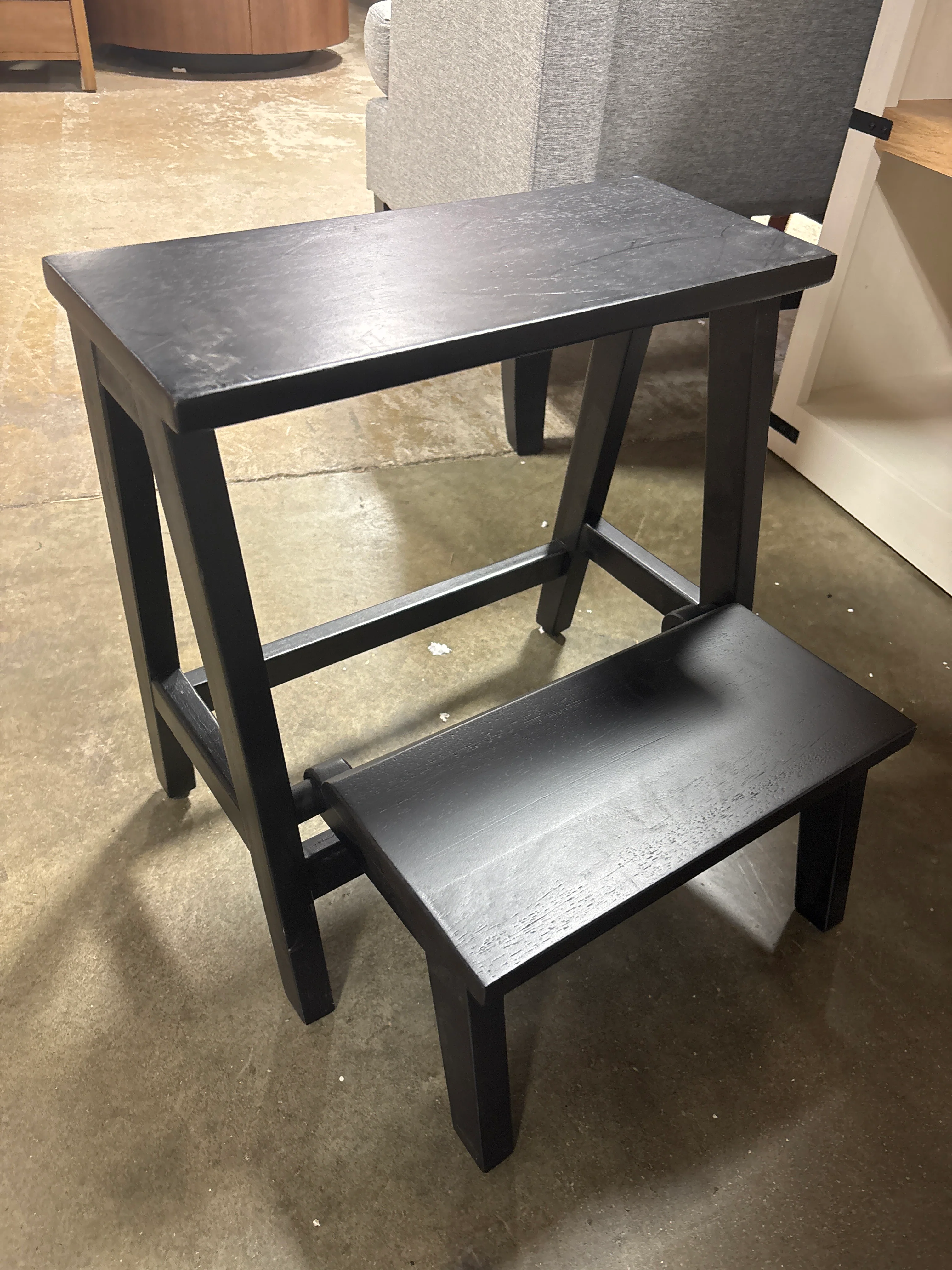 Arch Step Stool Black SHOWROOM ITEM - Image 2
