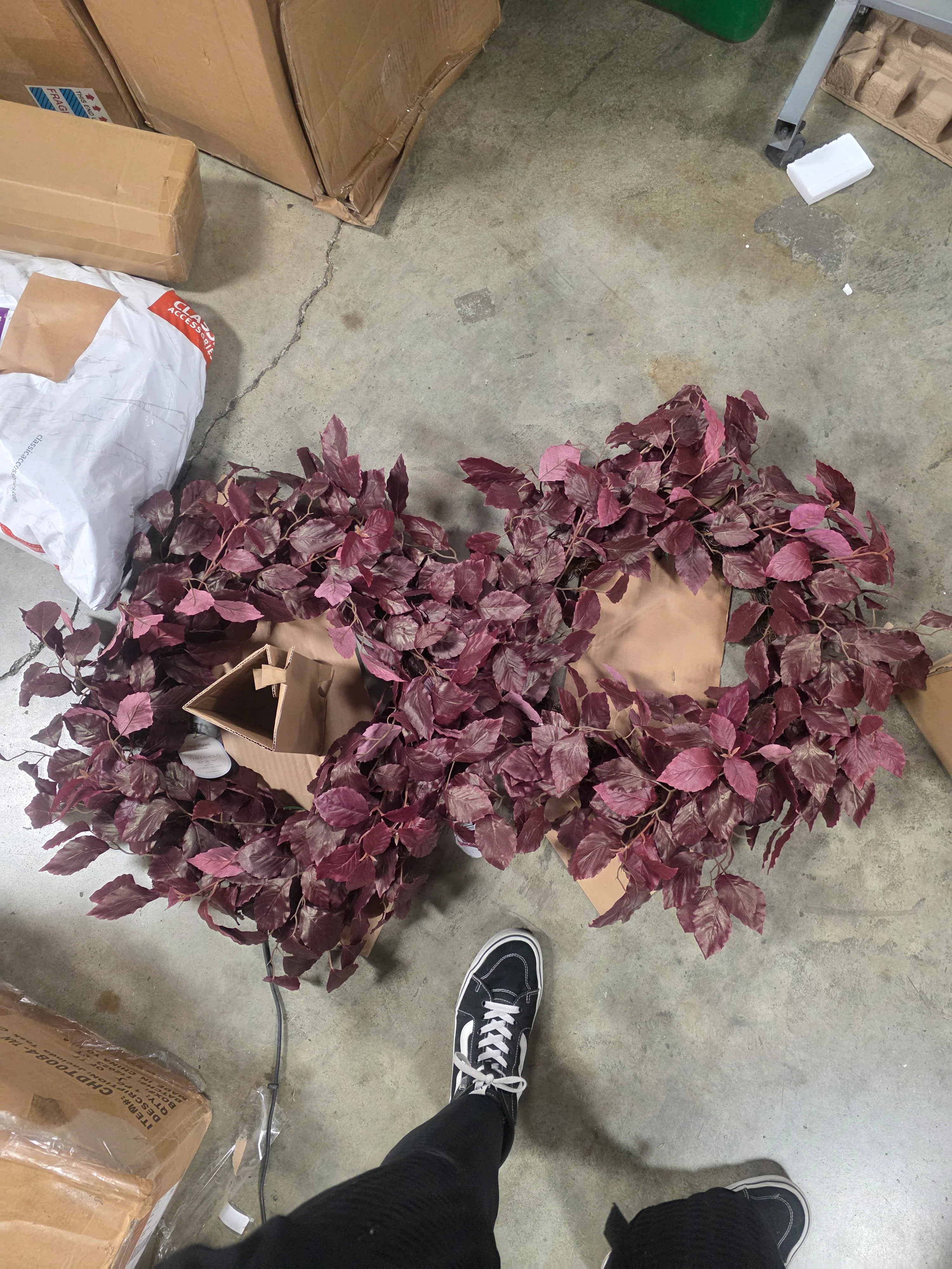 Artificial Leaf Wreath Burgundy - Set of 2 - Image 5