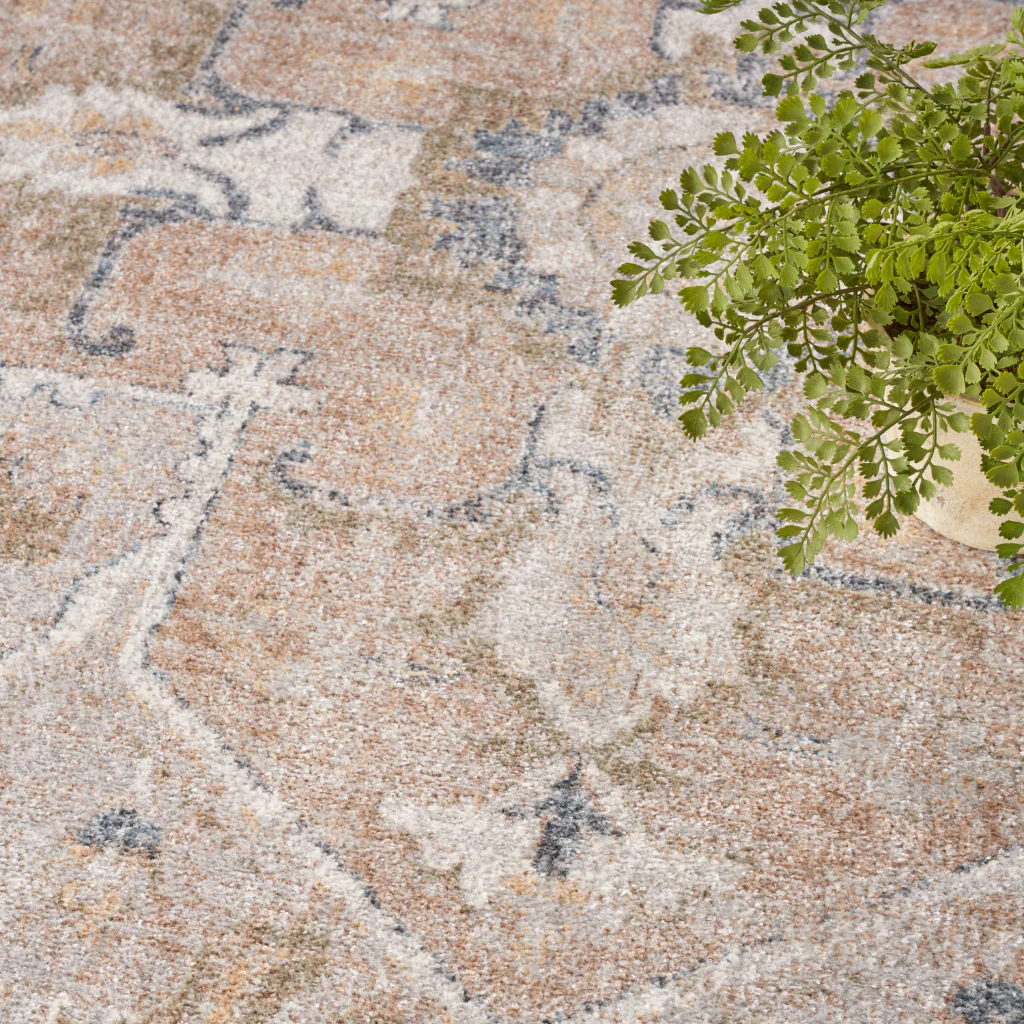 Power Loomed Persian Rug with Faded Beige Floral Design 4'x6' - Image 3
