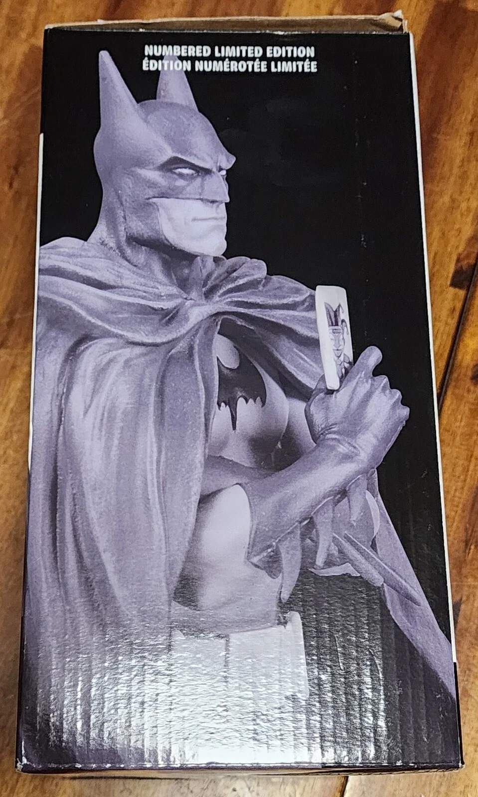 Batman - Black & White by Brian Bolland - 1:10 Resin Statue - Image 3
