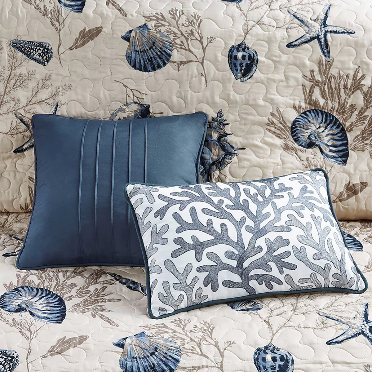 Bayside Quilt Set with Throw Pillows - King - Image 3