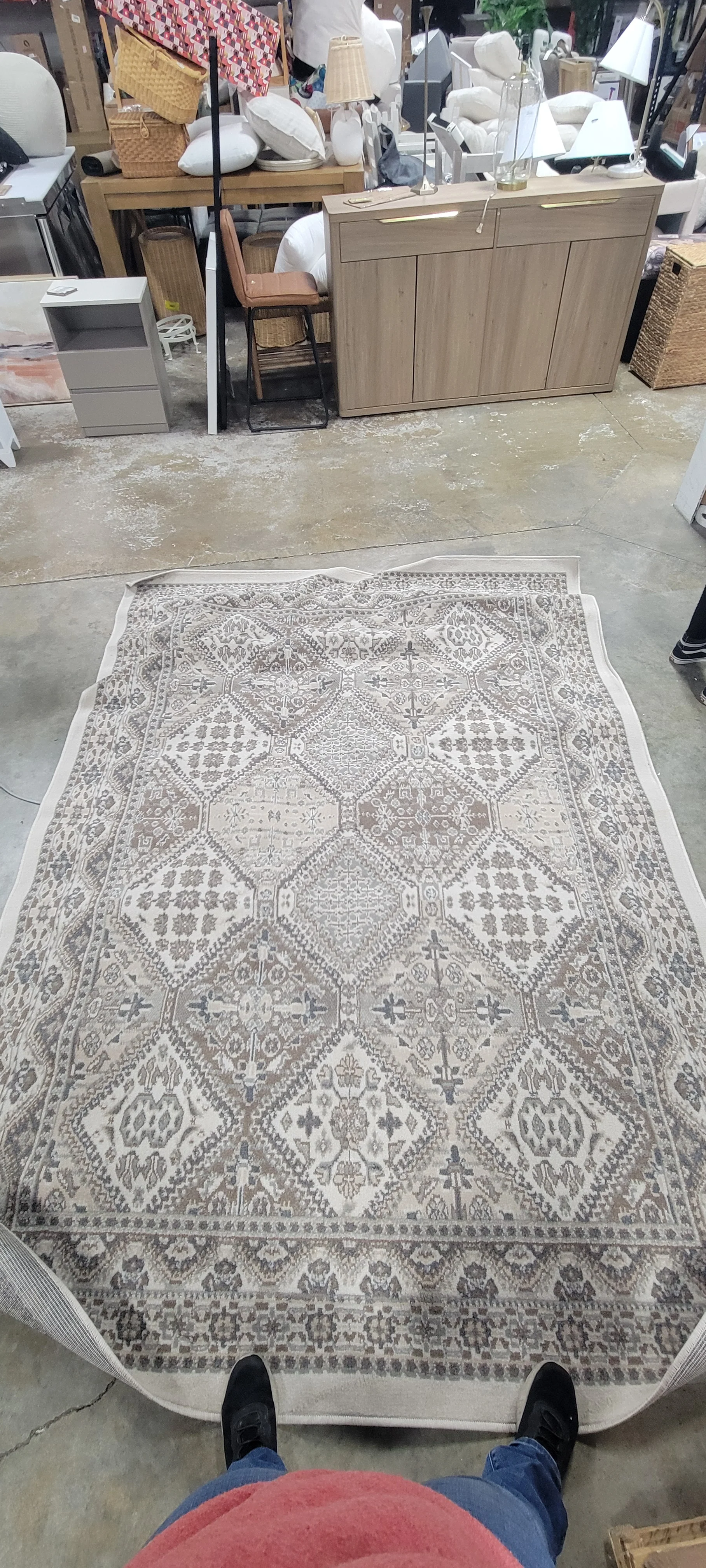 Becca Traditional Tiled Area Rug - 6' 7" x 9' - Image 7
