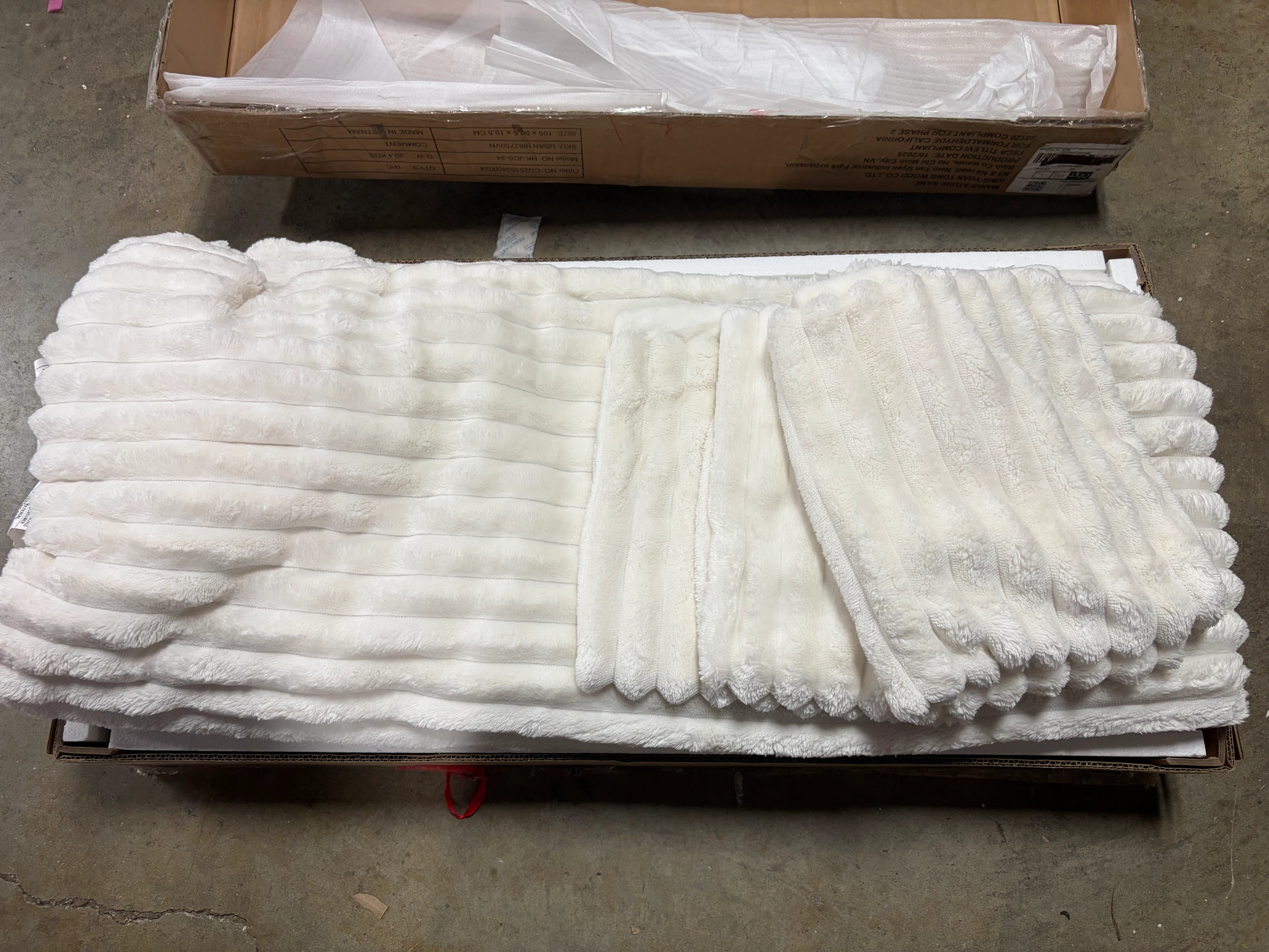 Bedsure Full Comforter Sets - 3 Pieces Double-Side Fleece Fluffy White - Image 6