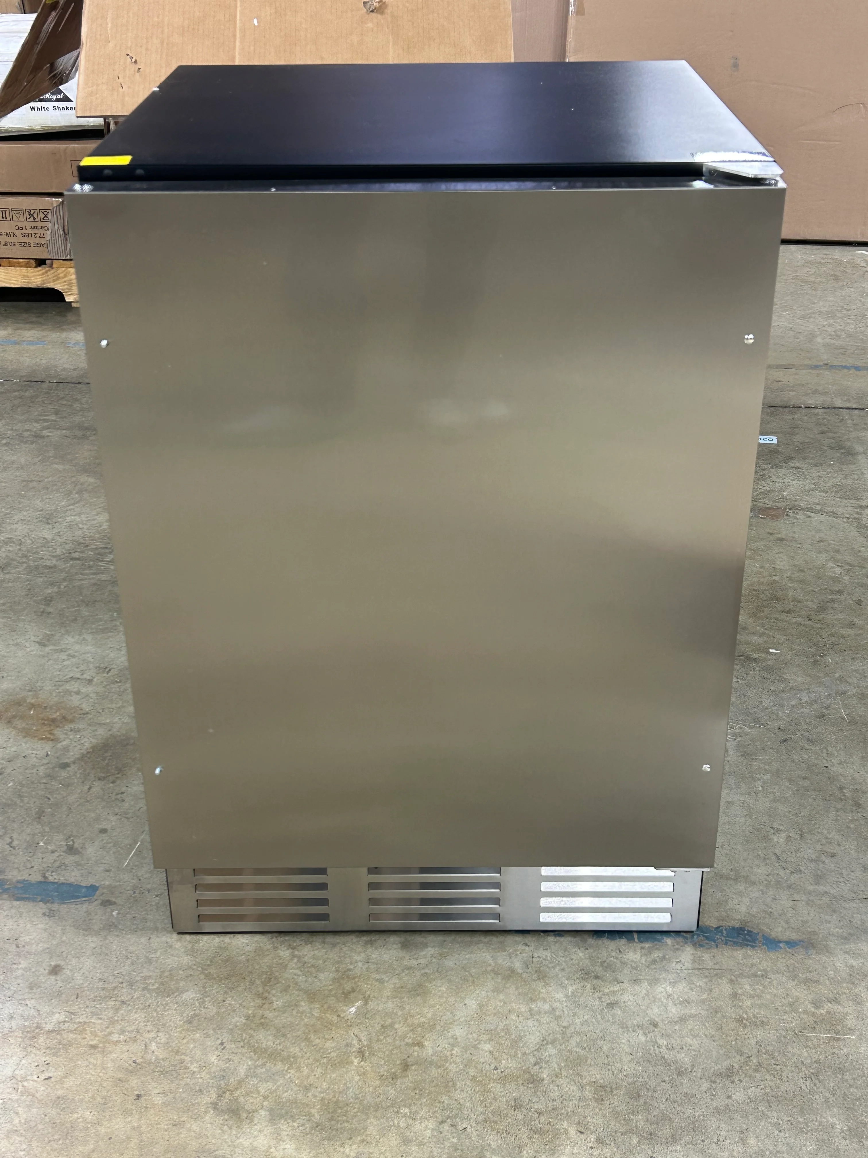 Beverage Refrigerator - Image 7