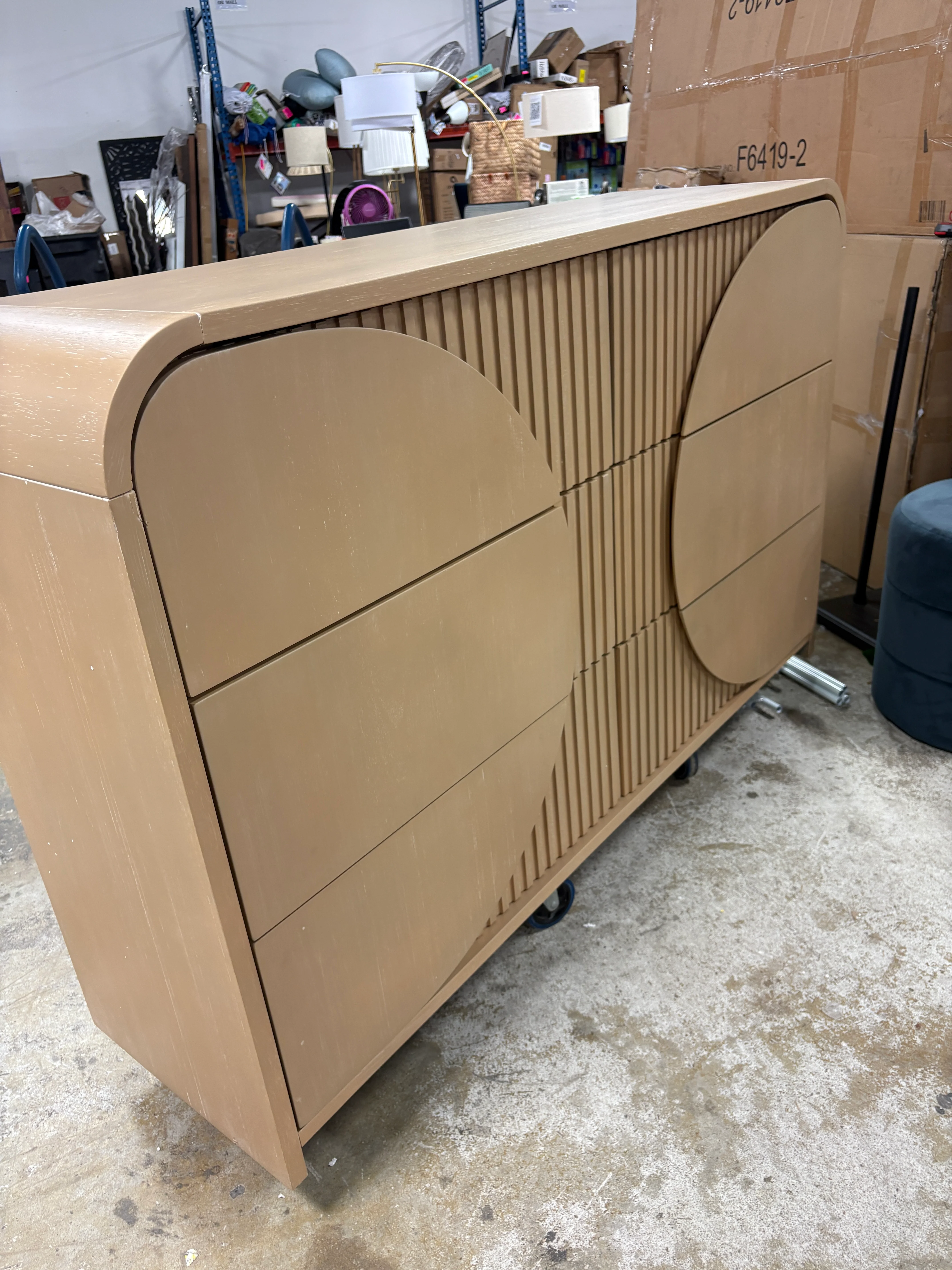 Bevill 6-Drawer Dresser SHOWROOM ITEM - Image 2