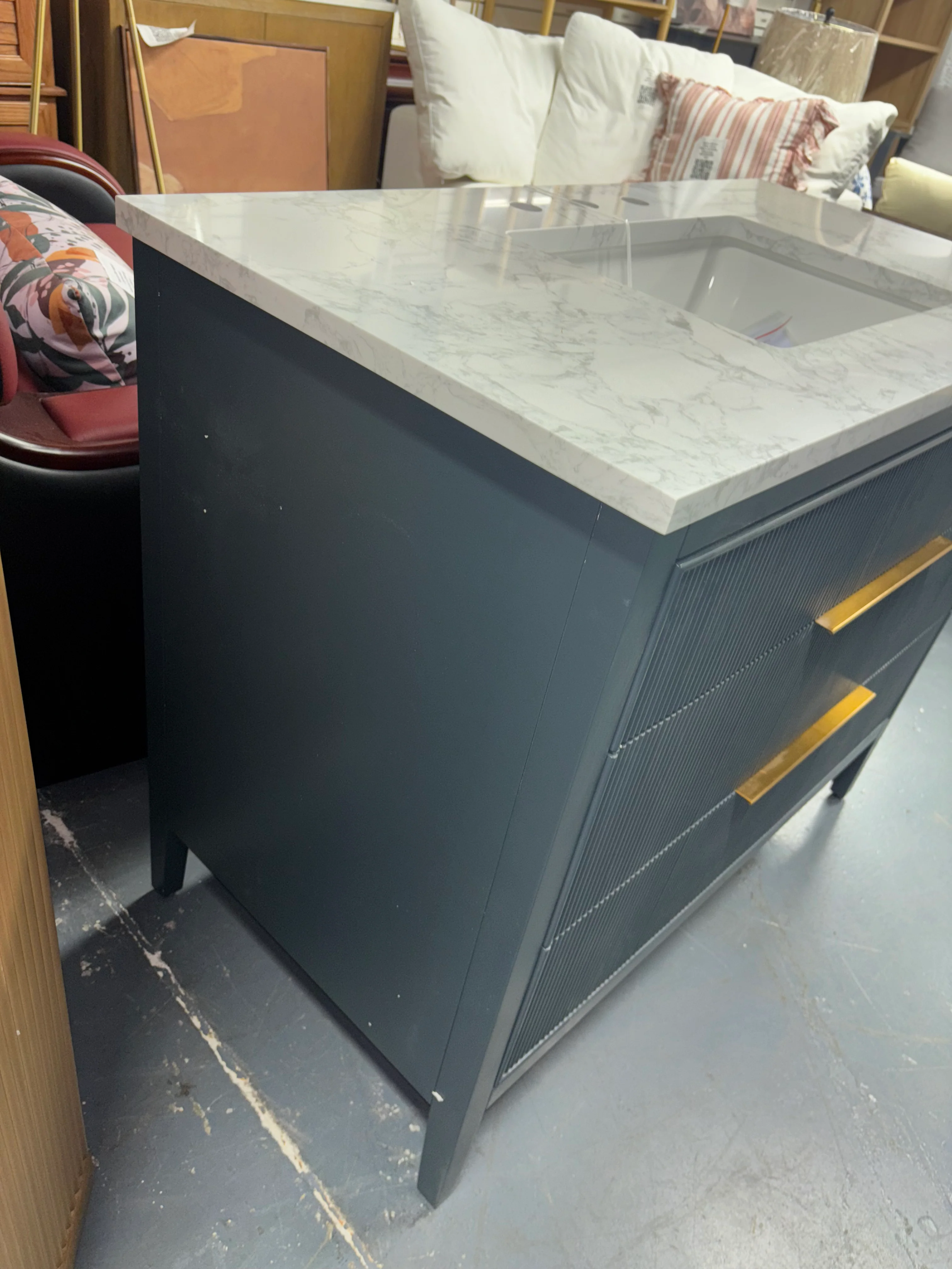 Bilroy 36'' Single Bathroom Vanity with Engineered Stone Top Vintage Blue SHOWROOM ITEM - Image 4