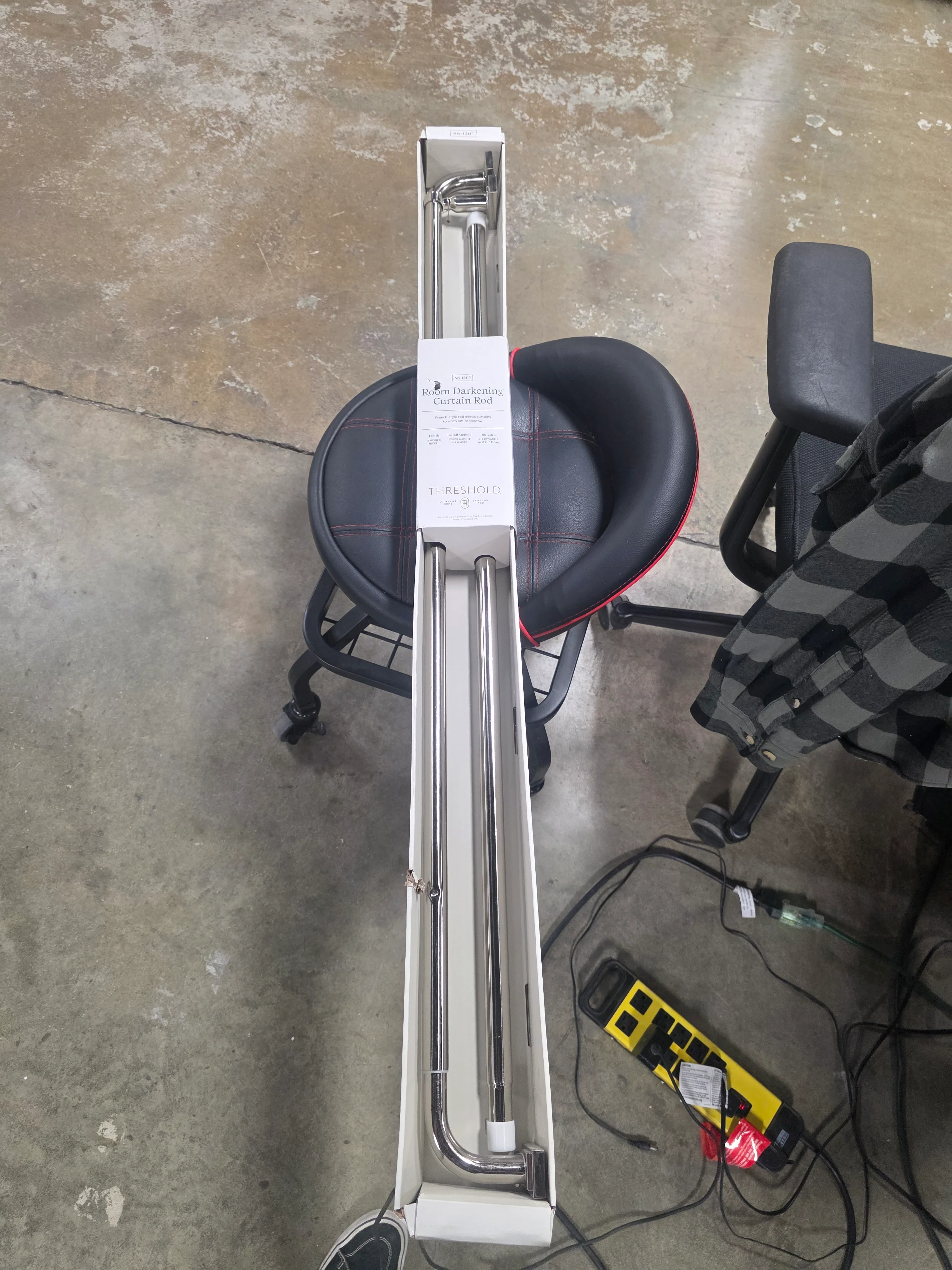 Blackout Rectangle Curtain Rod - Image 4