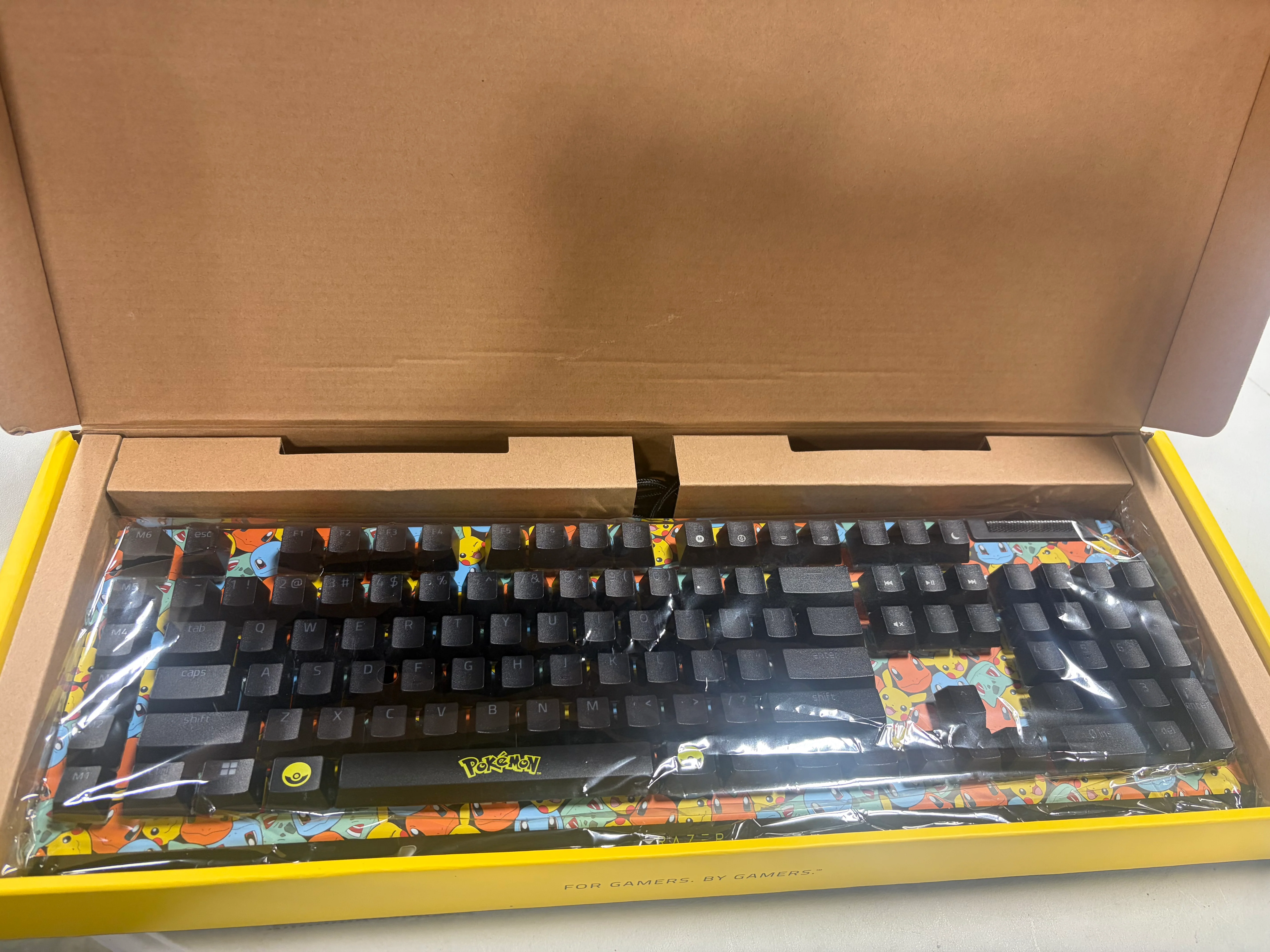 BlackWidow V4 X Mechanical Gaming Keyboard: Green Switches Tactile & Clicky - Image 7