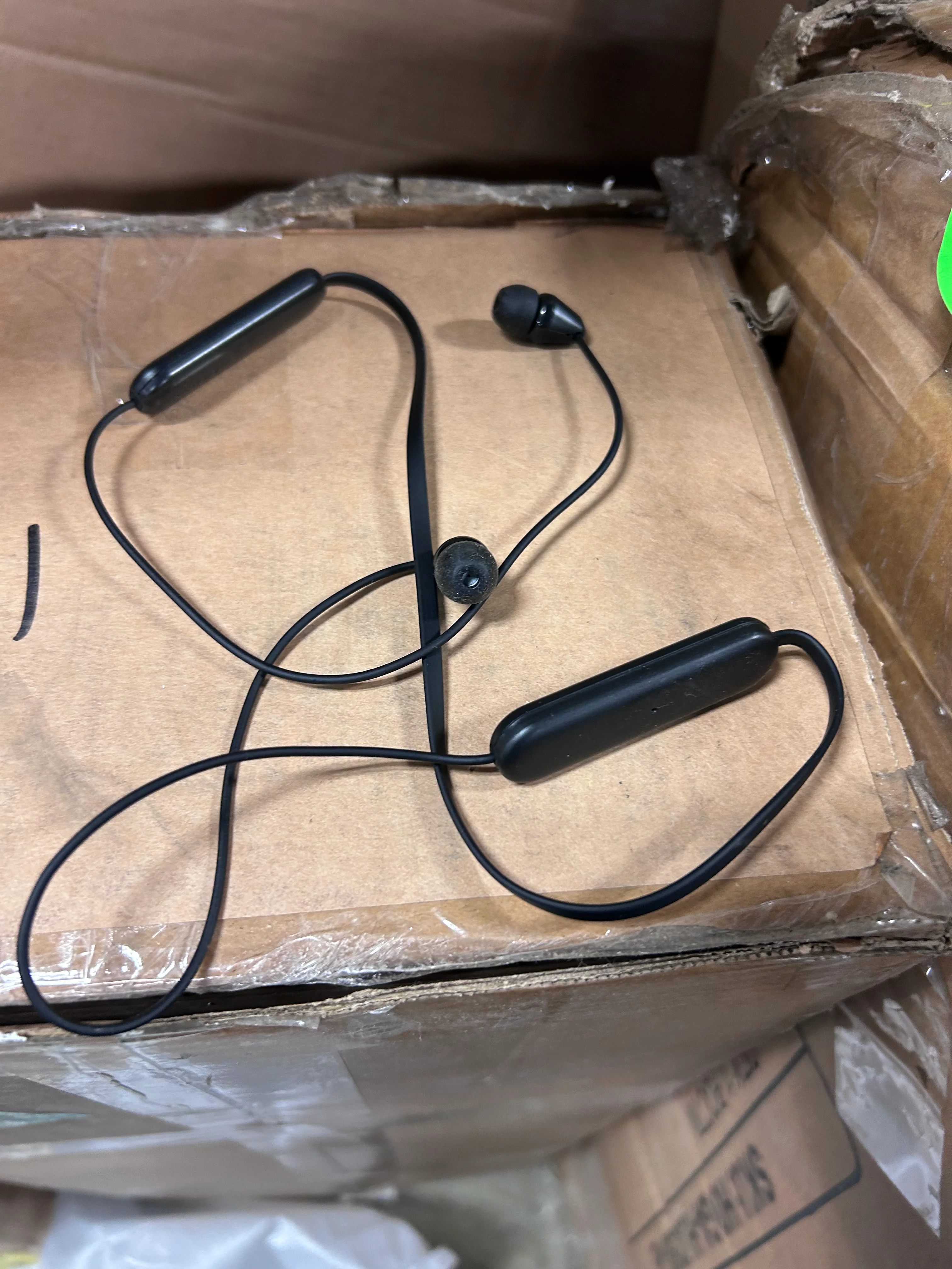 Bluetooth Wireless In-Ear Headphones - Black - Image 6