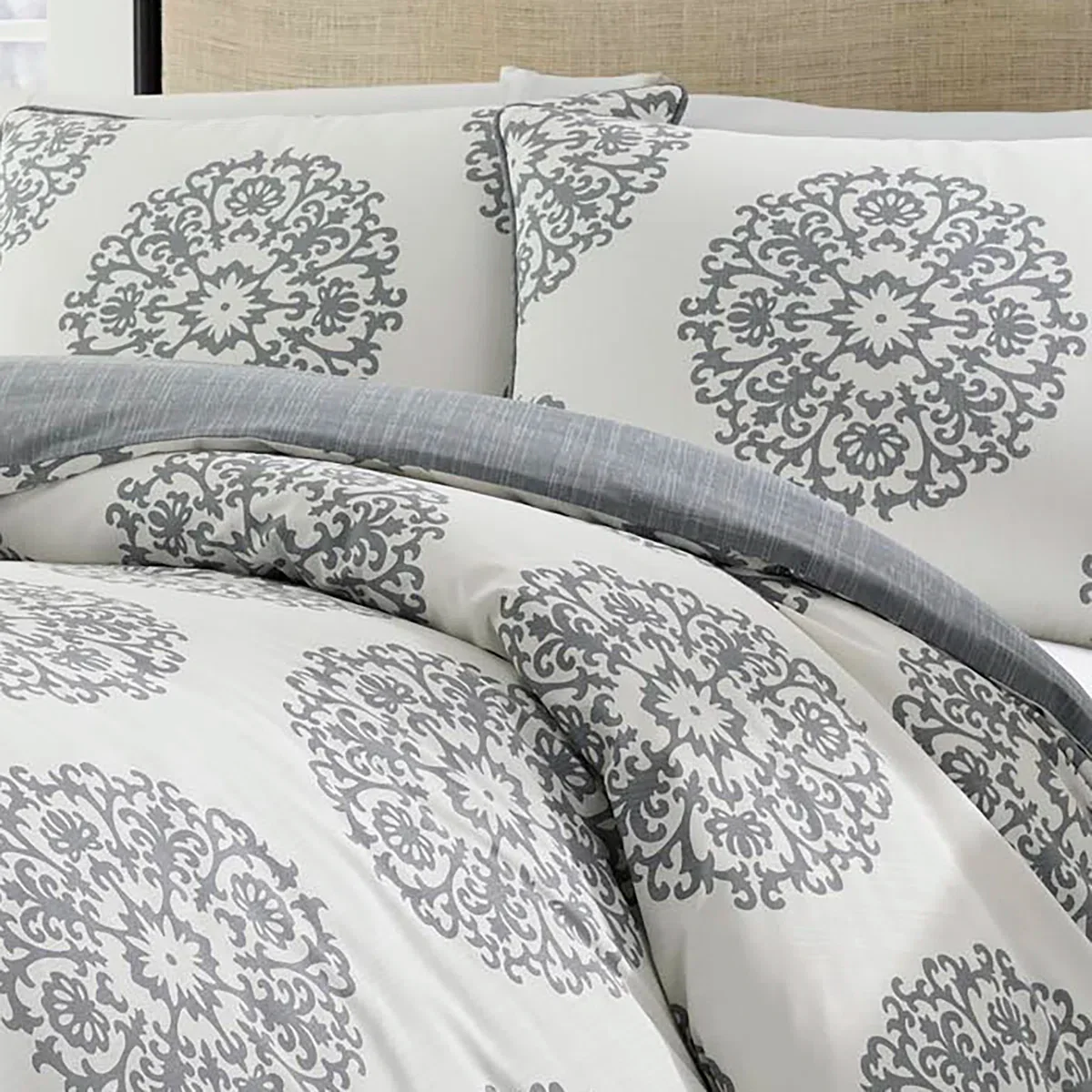Bristol Gray/Cream 100% Cotton Reversible Traditional 3 Piece Comforter Set